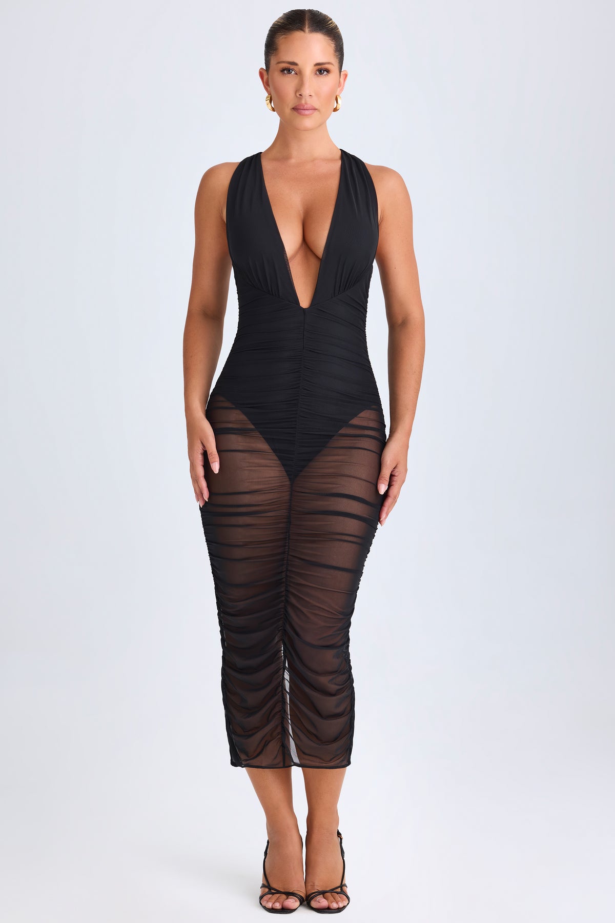⁣⁢Gerafftes Midaxikleid mit tiefem Ausschnitt in Schwarz⁤⁣