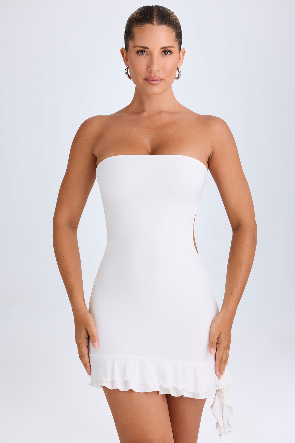 ⁣⁢Rüschenbesatz Cut-out Bandeau Minikleid in Weiß⁤⁣