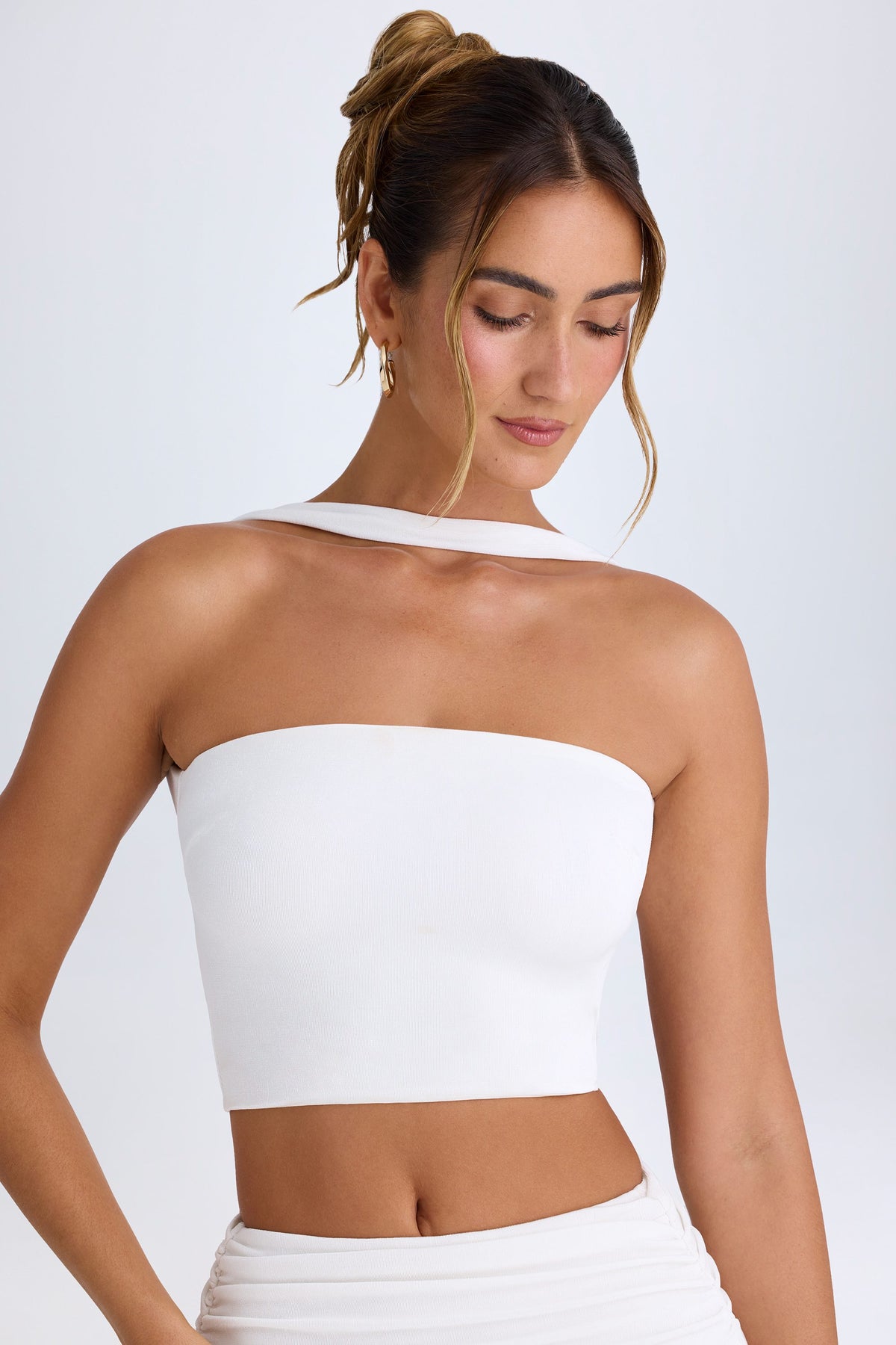 ⁣⁢Choker-Detail Bandeau-Top in Weiß⁤⁣