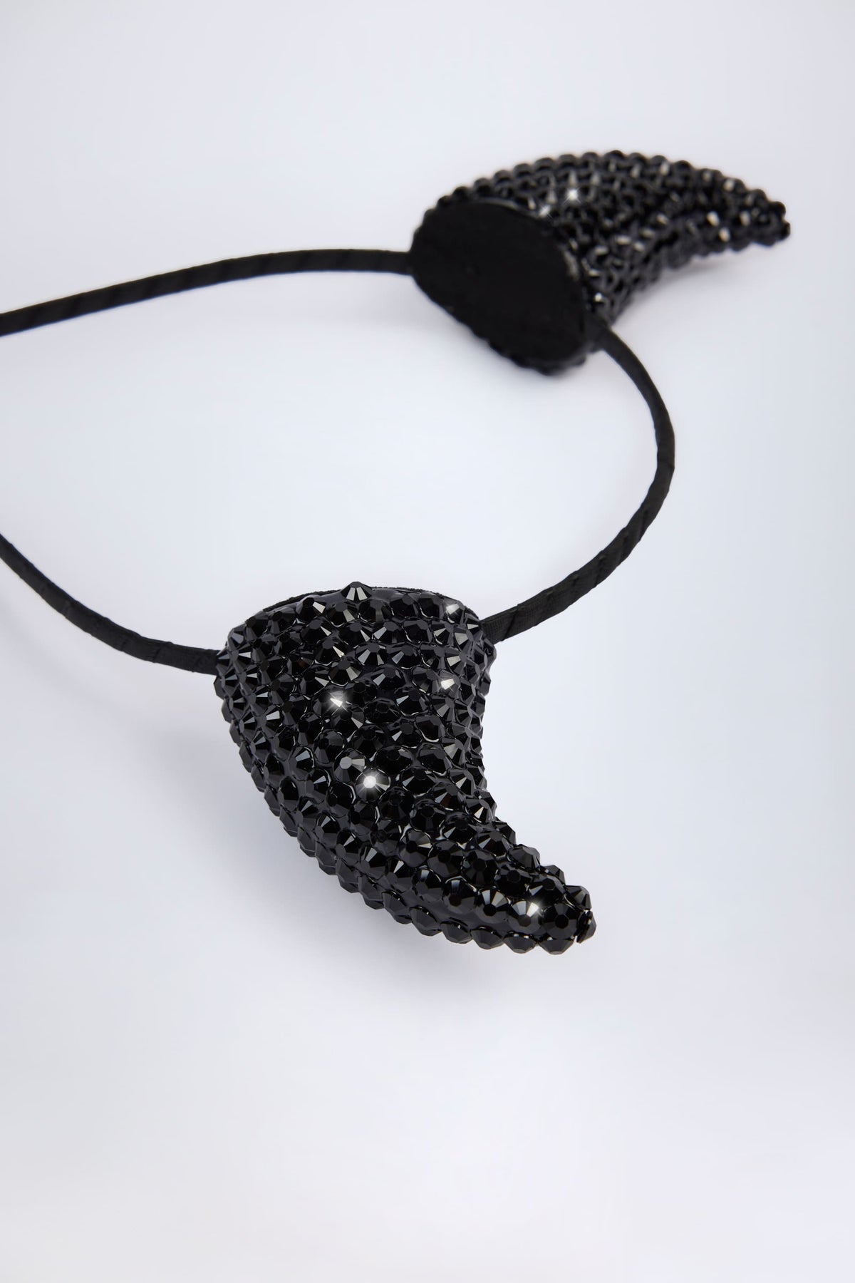 ⁣⁢Stirnband mit Teufelshörnern in Schwarz⁤⁣