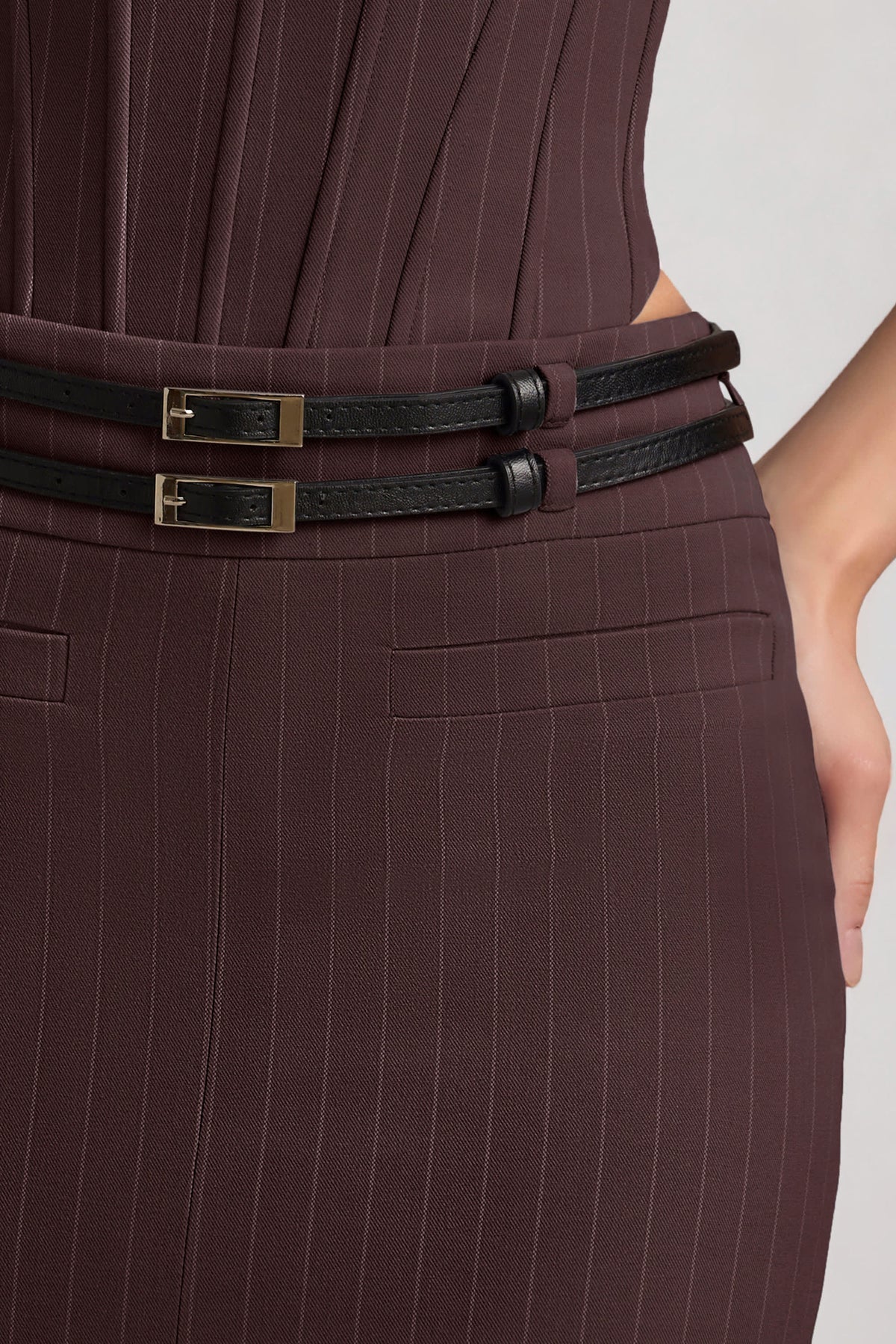 ⁣⁢Low-Waist-Maxirock mit Nadelstreifen in Schokoladenbraun⁤⁣