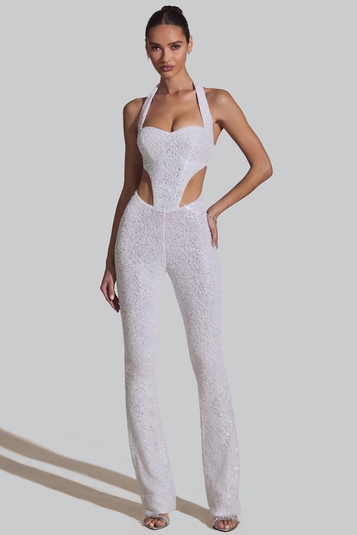 ⁣⁢Verzierter Cut-Out Jumpsuit in Weiß⁤⁣