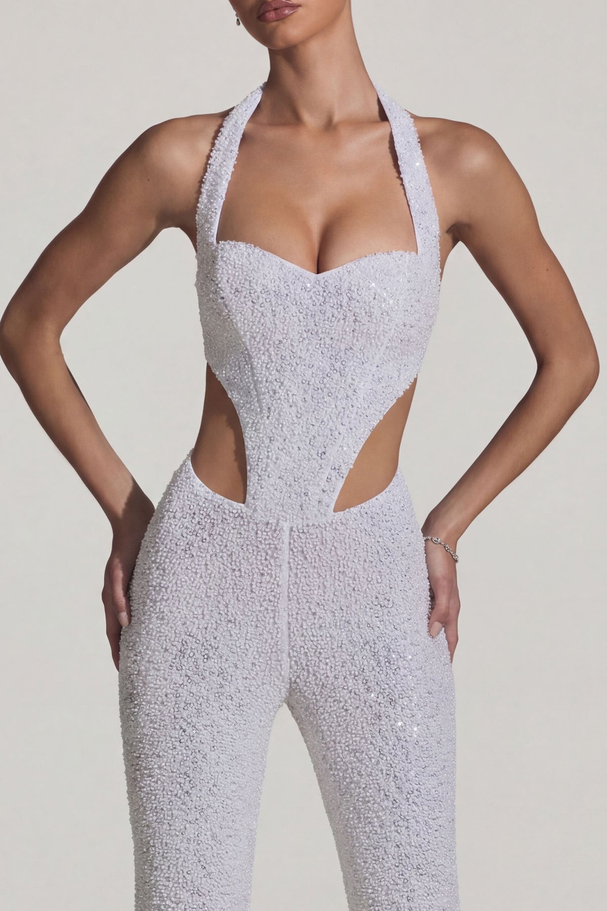 ⁣⁢Verzierter Cut-Out Jumpsuit in Weiß⁤⁣