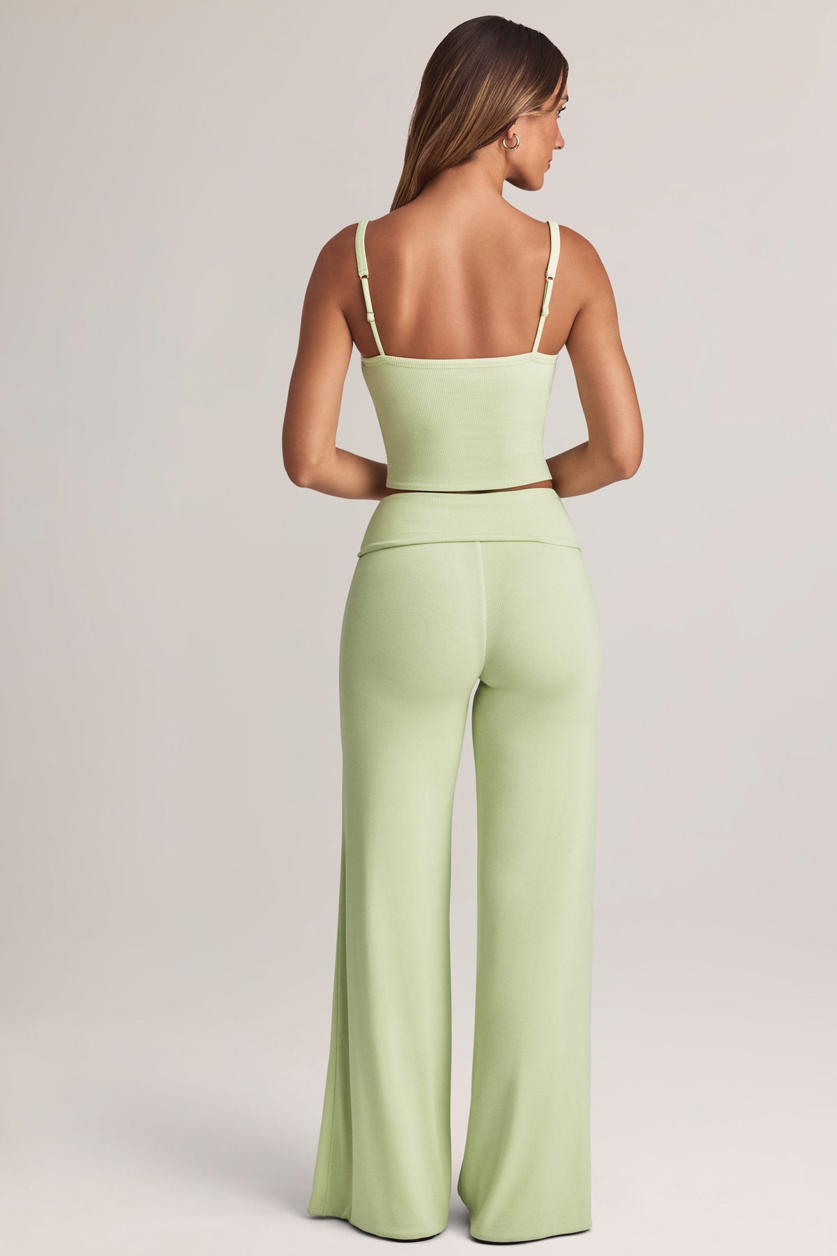 ⁣⁢Modal-Wide-Leg-Hose mit Umschlagbund in Salbeigrün⁤⁣