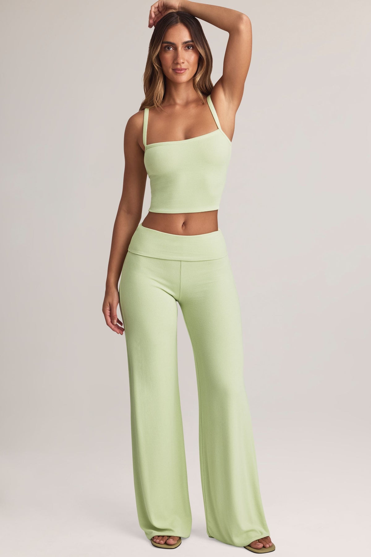 ⁣⁢Modal-Wide-Leg-Hose mit Umschlagbund in Salbeigrün⁤⁣