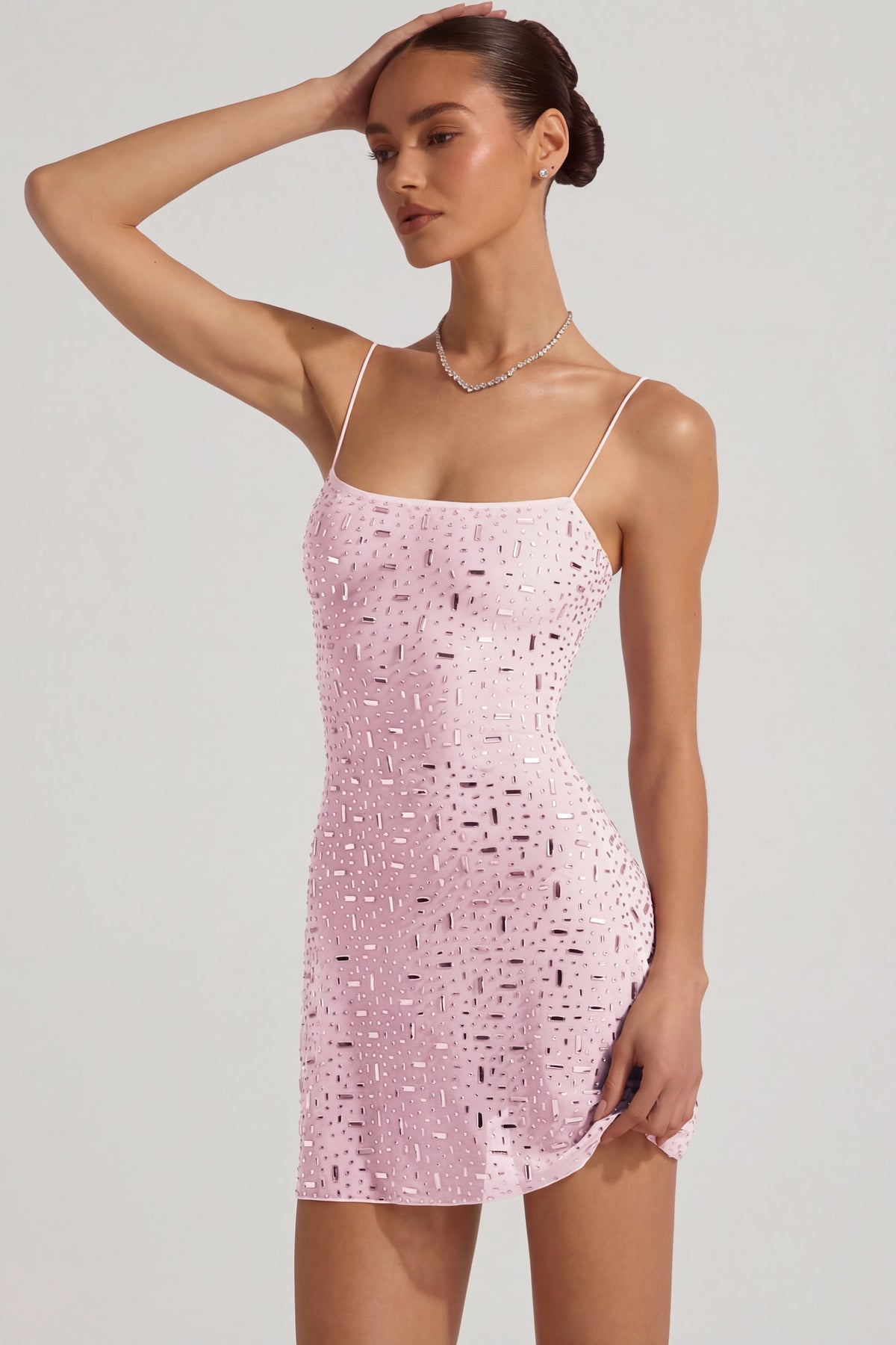 ⁣⁢Transparente besticktes Minikleid mit eckigem Ausschnitt in Pink⁤⁣