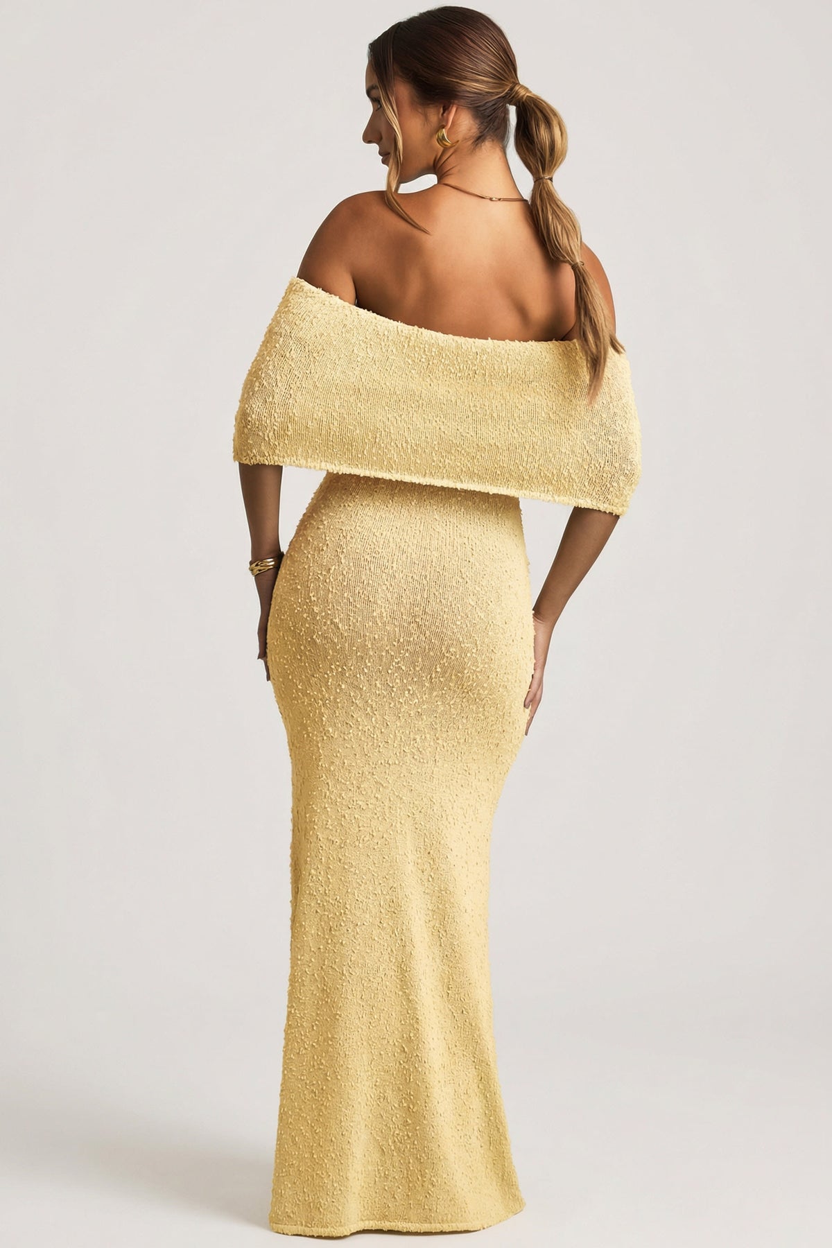 ⁣⁢Bouclé-Off-Shoulder-Maxikleid in Gelb⁤⁣