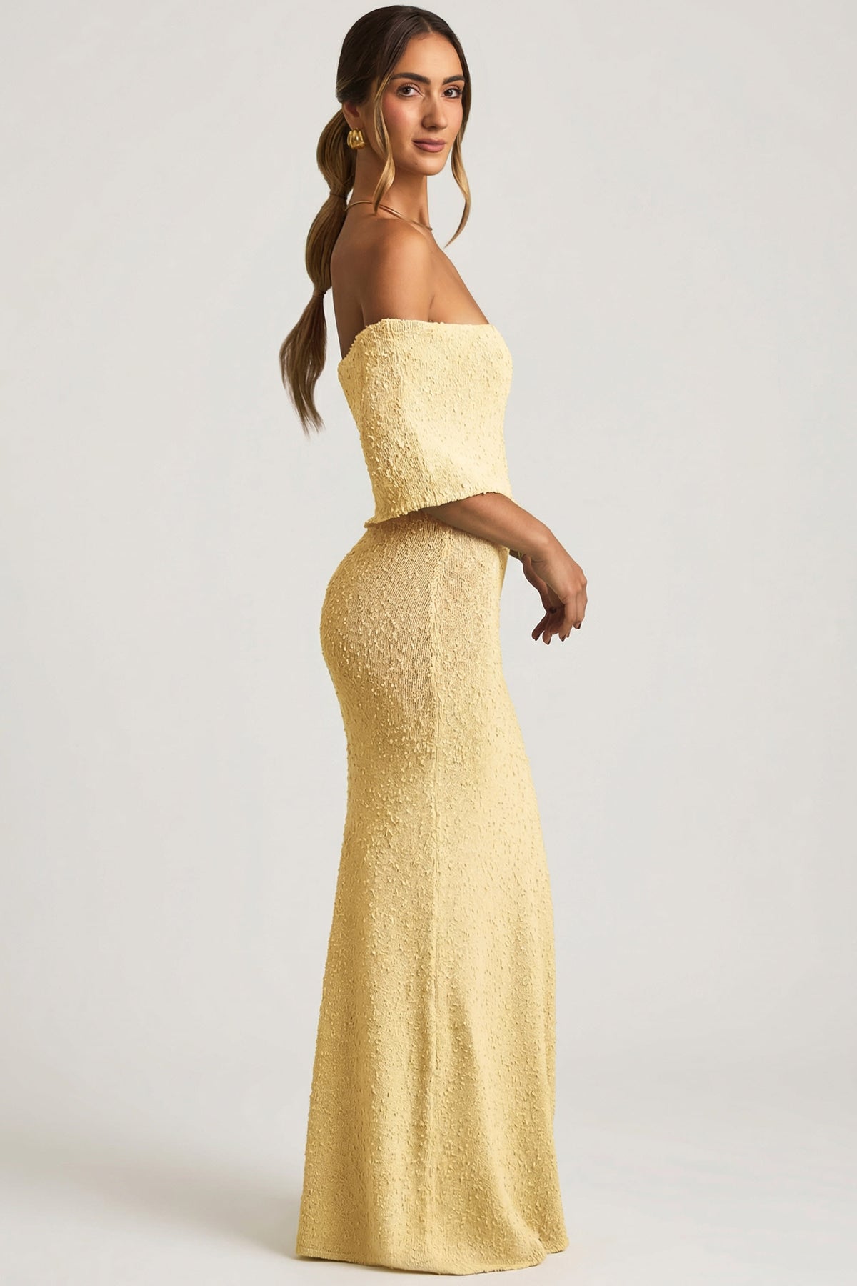 ⁣⁢Bouclé-Off-Shoulder-Maxikleid in Gelb⁤⁣