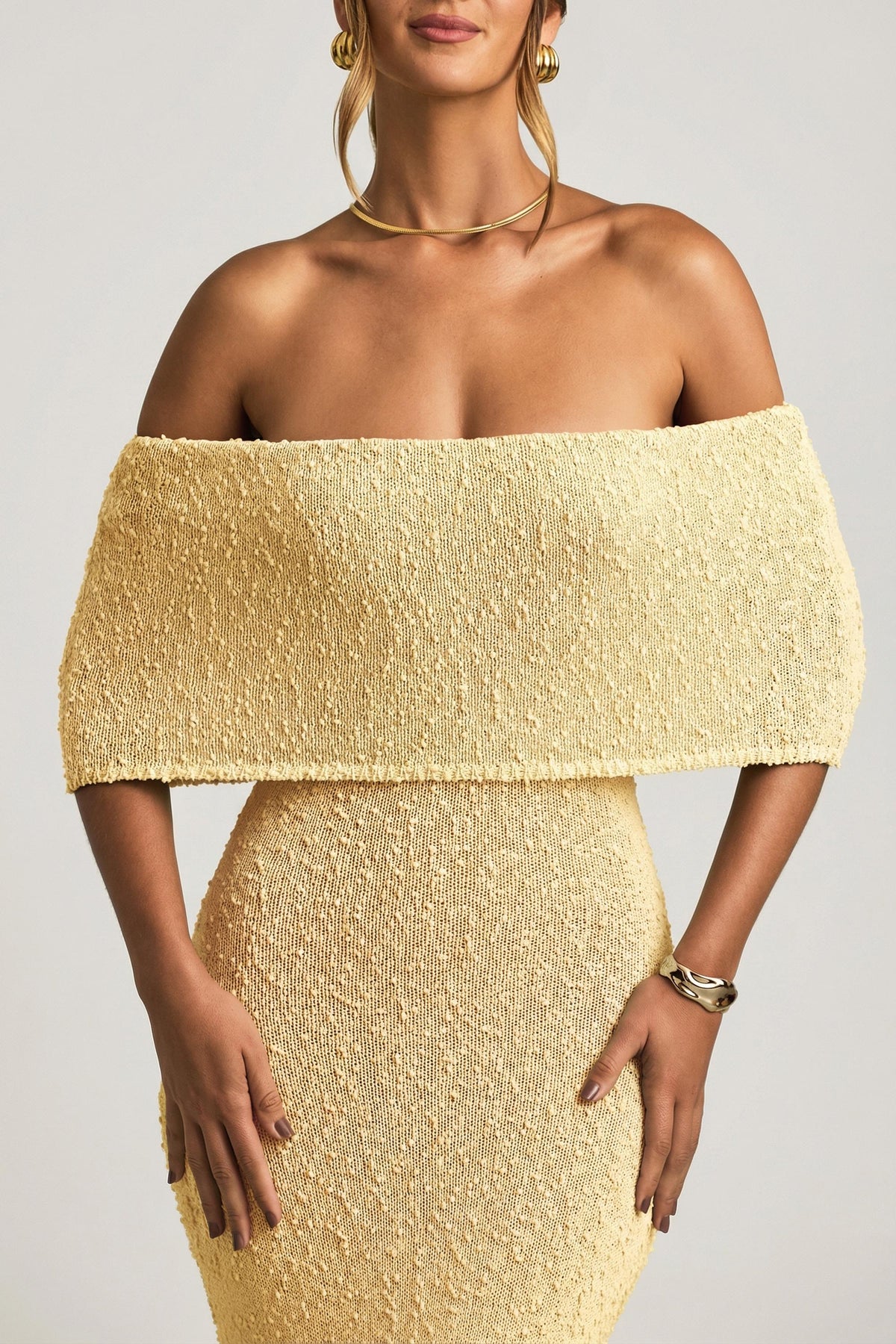 ⁣⁢Bouclé-Off-Shoulder-Maxikleid in Gelb⁤⁣