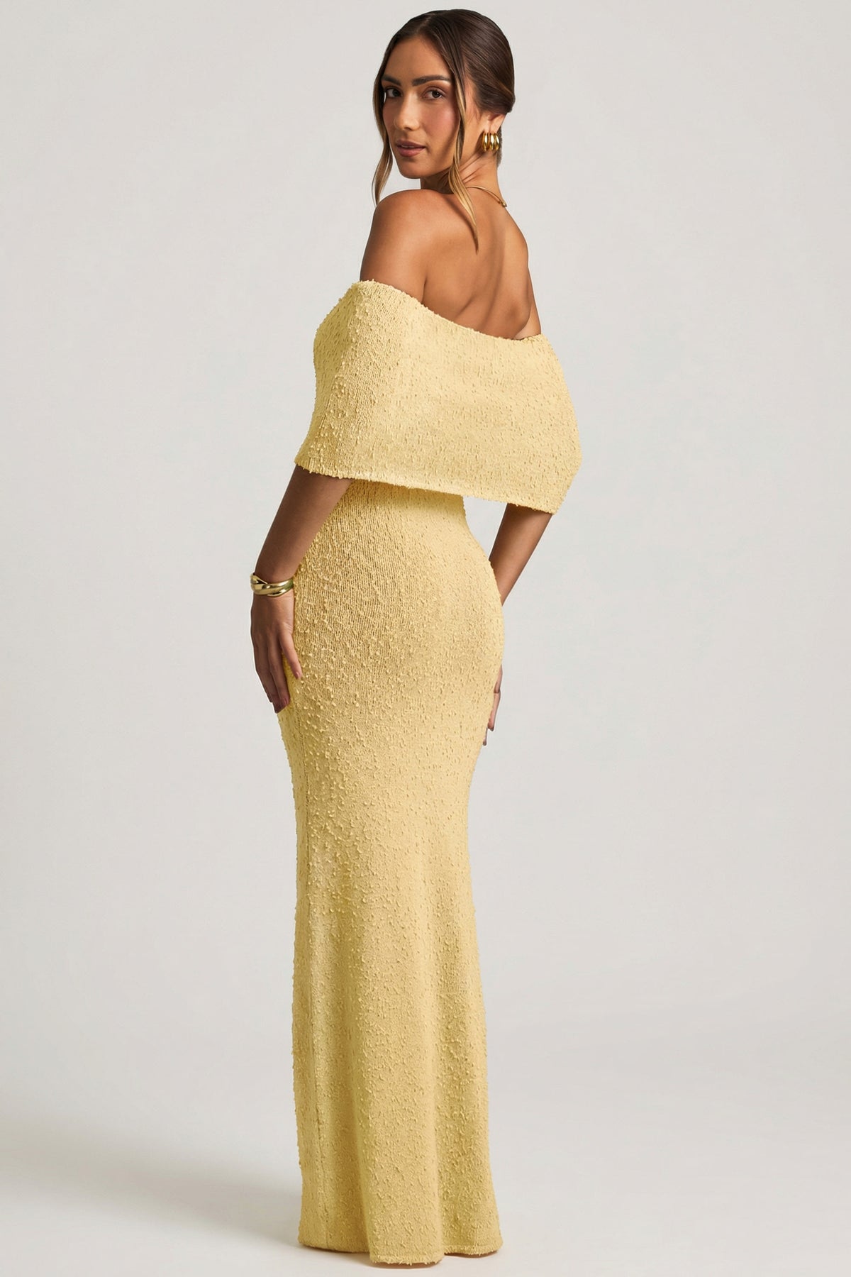 ⁣⁢Bouclé-Off-Shoulder-Maxikleid in Gelb⁤⁣