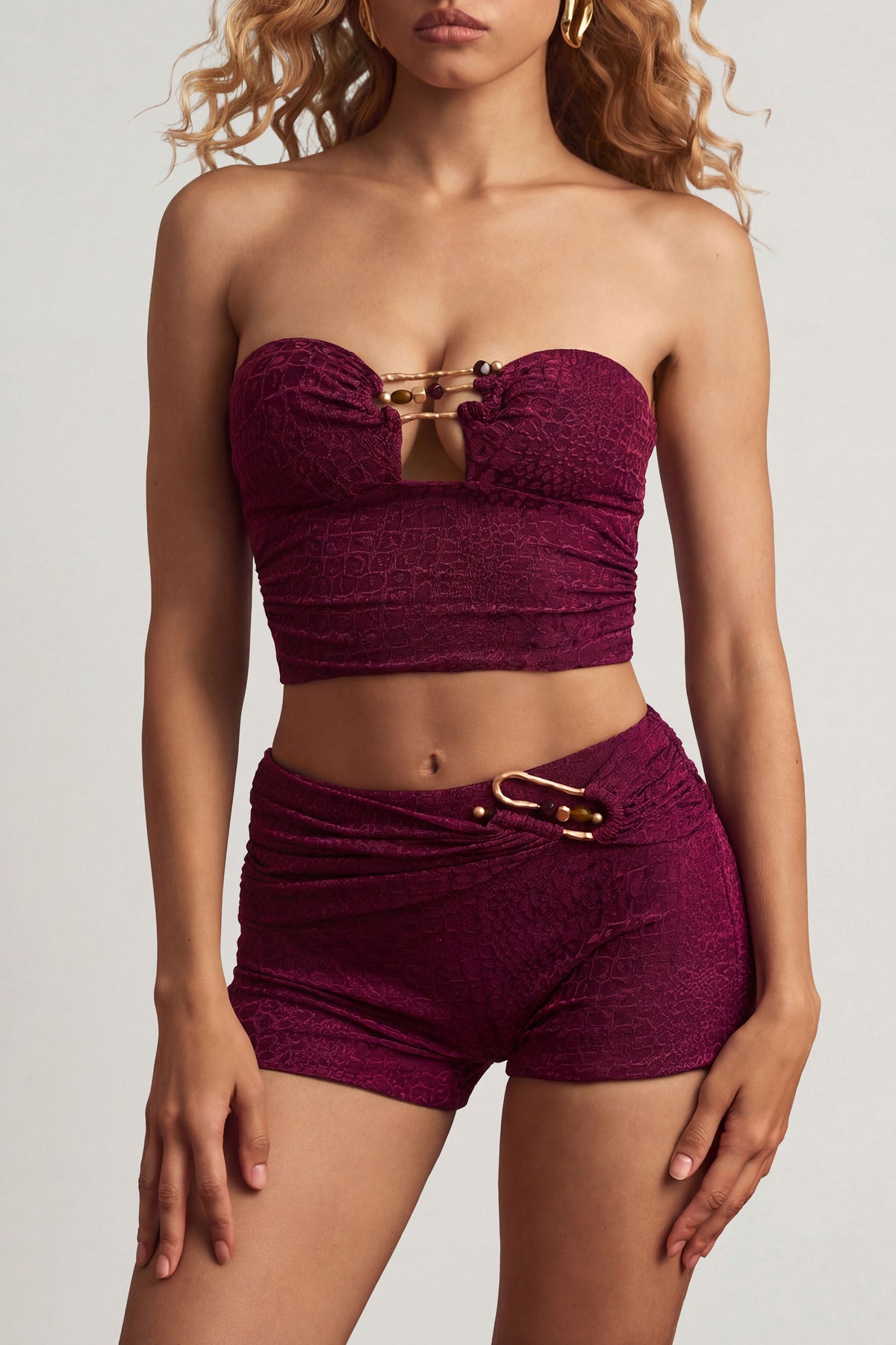 ⁣⁢Mid-Rise Shorts in Mulberry⁤⁣