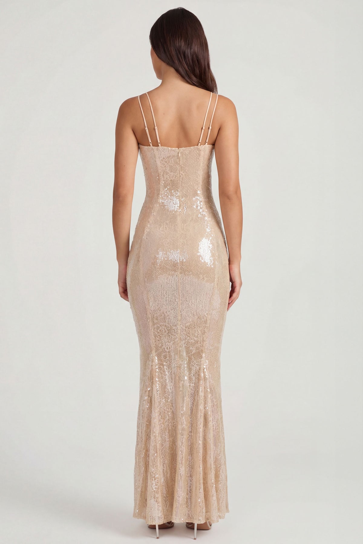 ⁣⁢Verziertes Spitzenkleid mit eckigem Ausschnitt in Pale Peach⁤⁣