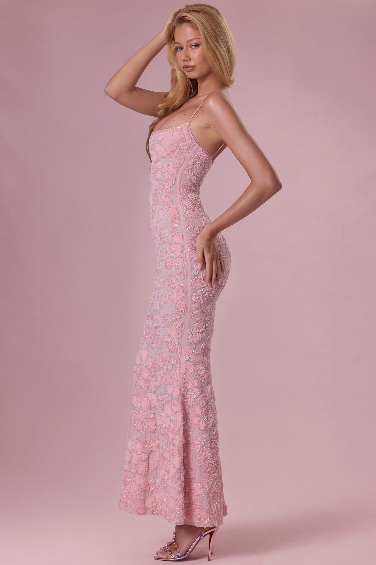 ⁣⁢Verziertes Maxikleid mit eckigem Ausschnitt in Blush⁤⁣