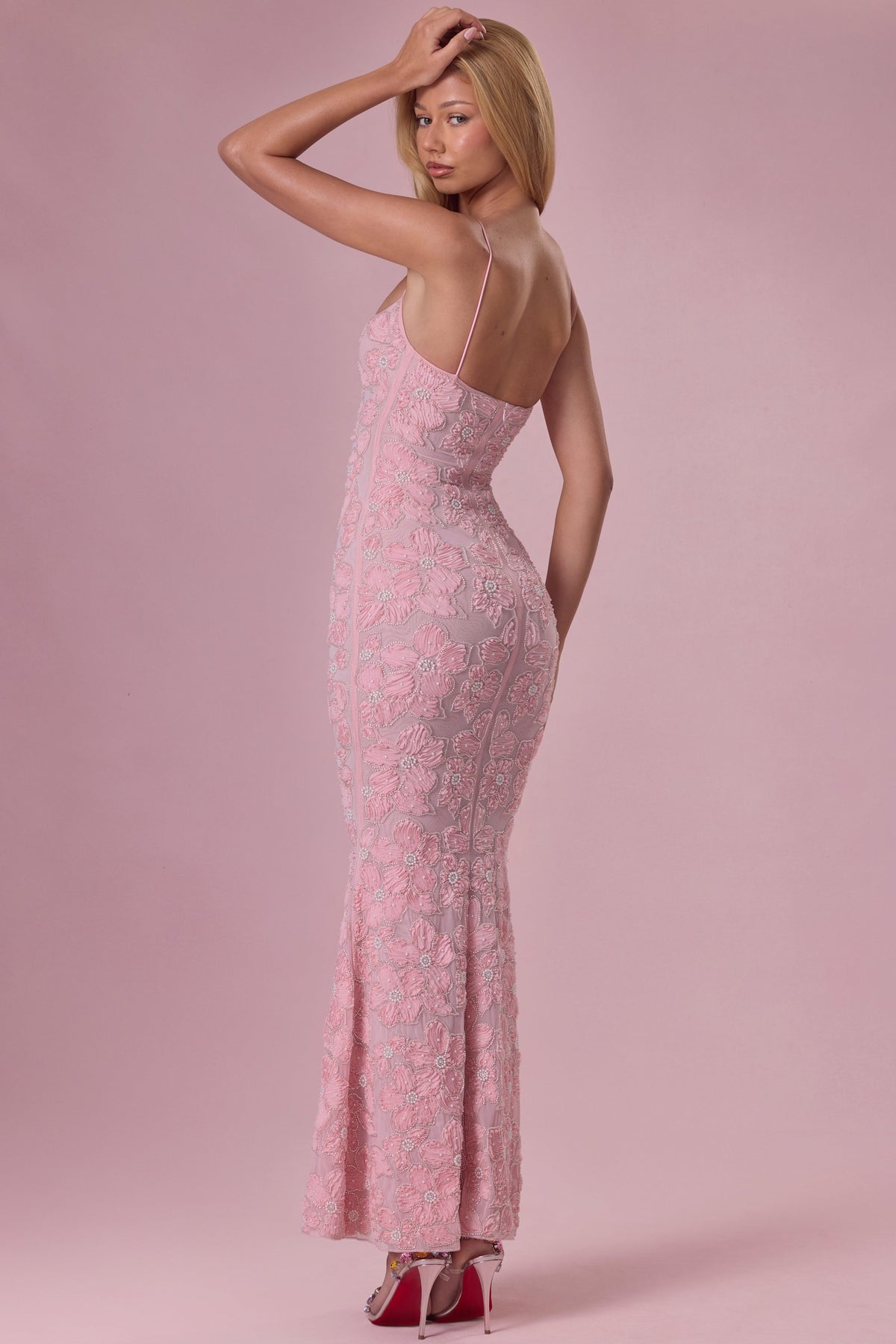 ⁣⁢Verziertes Maxikleid mit eckigem Ausschnitt in Blush⁤⁣
