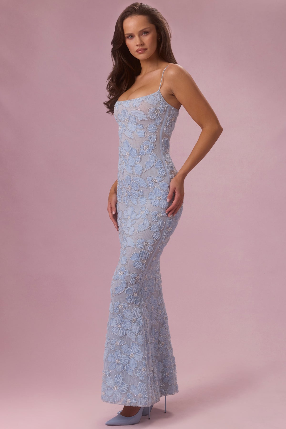 ⁣⁢Verziertes Maxikleid mit eckigem Ausschnitt in Himmelblau⁤⁣