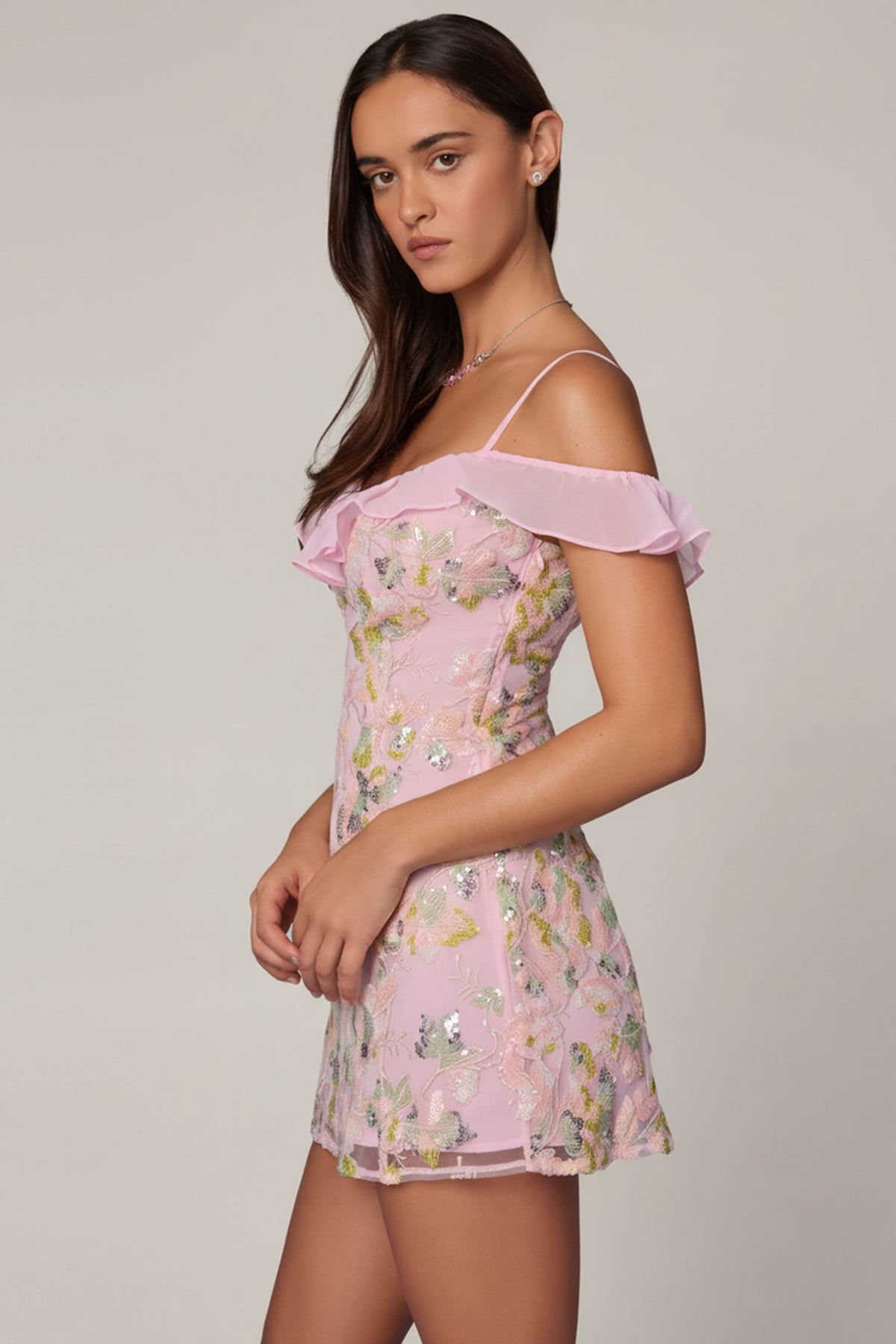 ⁣⁢Verziertes A-Linien-Minikleid mit Schnürung in Blush⁤⁣