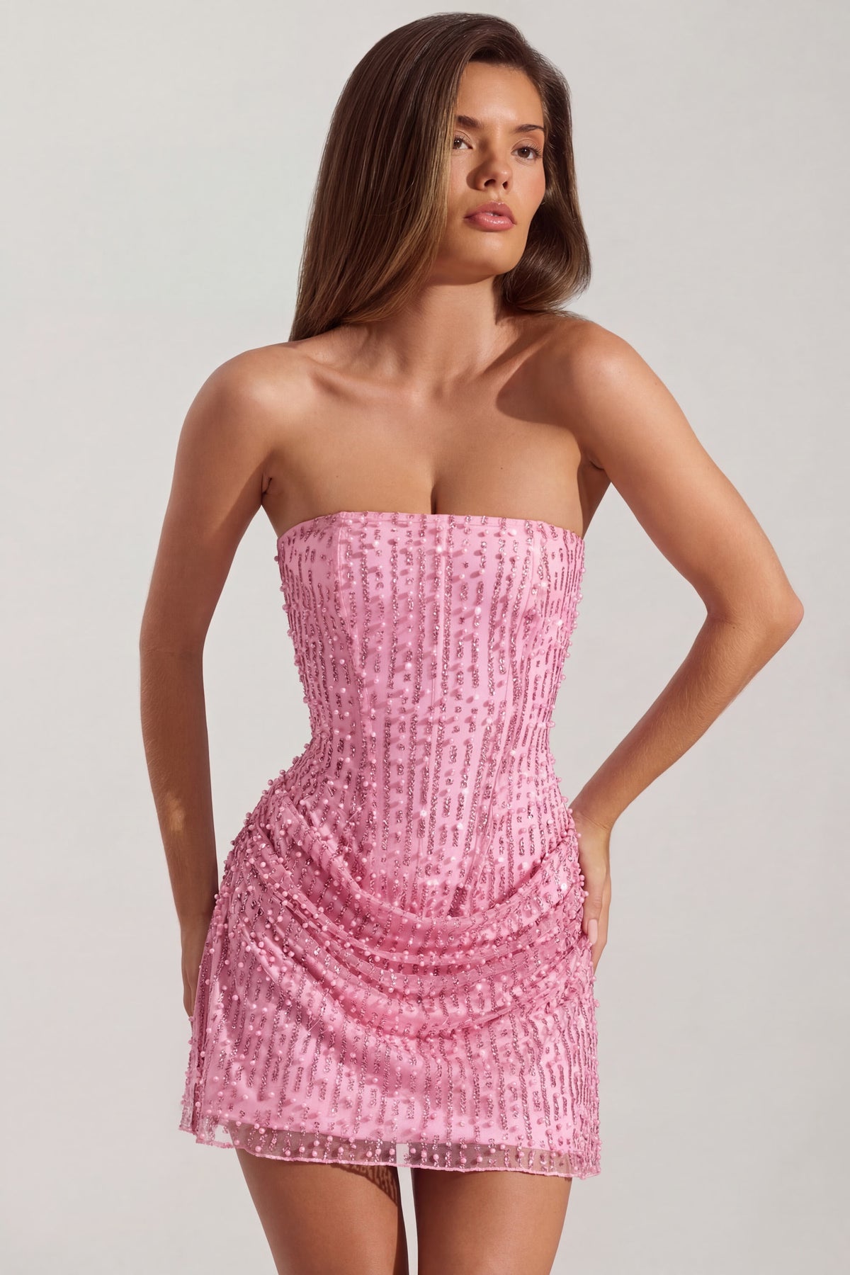 ⁣⁢Verziertes trägerloses A-Linien-Minikleid mit Drapierung in Pink⁤⁣