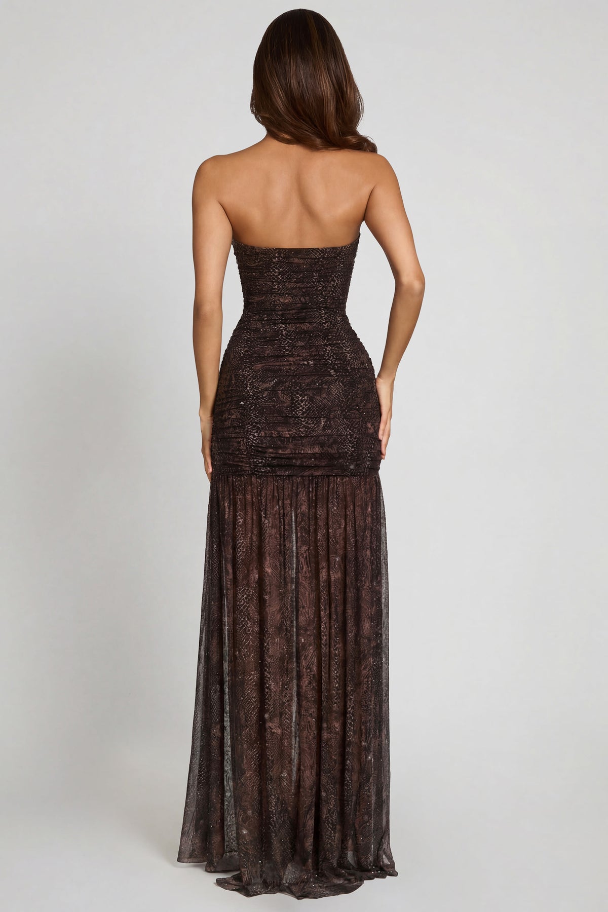 ⁣⁢Verziertes gerafftes Bandeau-Maxikleid im Schlangenmuster mit Hotfix-Strass⁤⁣
