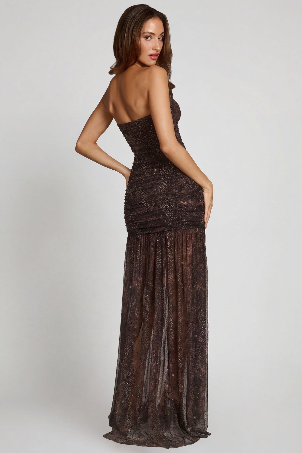 ⁣⁢Verziertes gerafftes Bandeau-Maxikleid im Schlangenmuster mit Hotfix-Strass⁤⁣