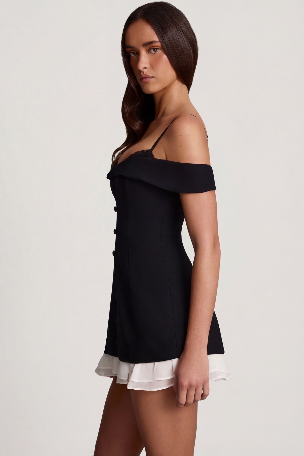 ⁣⁢Off-Shoulder-A-Linien-Minikleid mit Rüschen in Schwarz⁤⁣