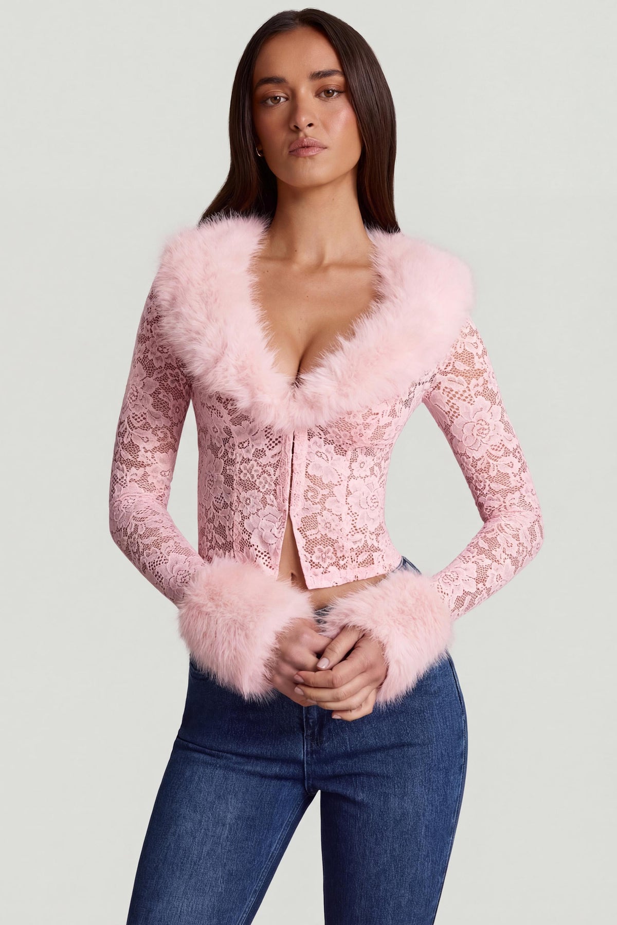 ⁣⁢Strickjacke aus transparenter Spitze mit Kunstpelzbesatz in Pink⁤⁣