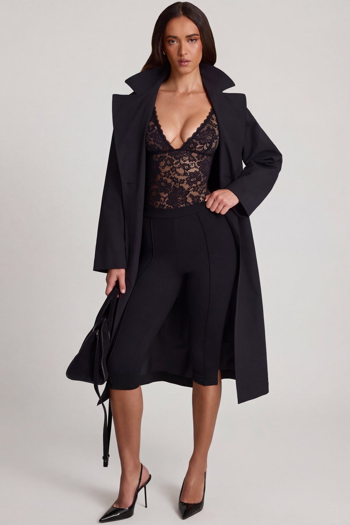 ⁣⁢Transparenter Spitzen-Bodysuit mit Muschelsaum und tiefem Ausschnitt in Schwarz⁤⁣ - 1
