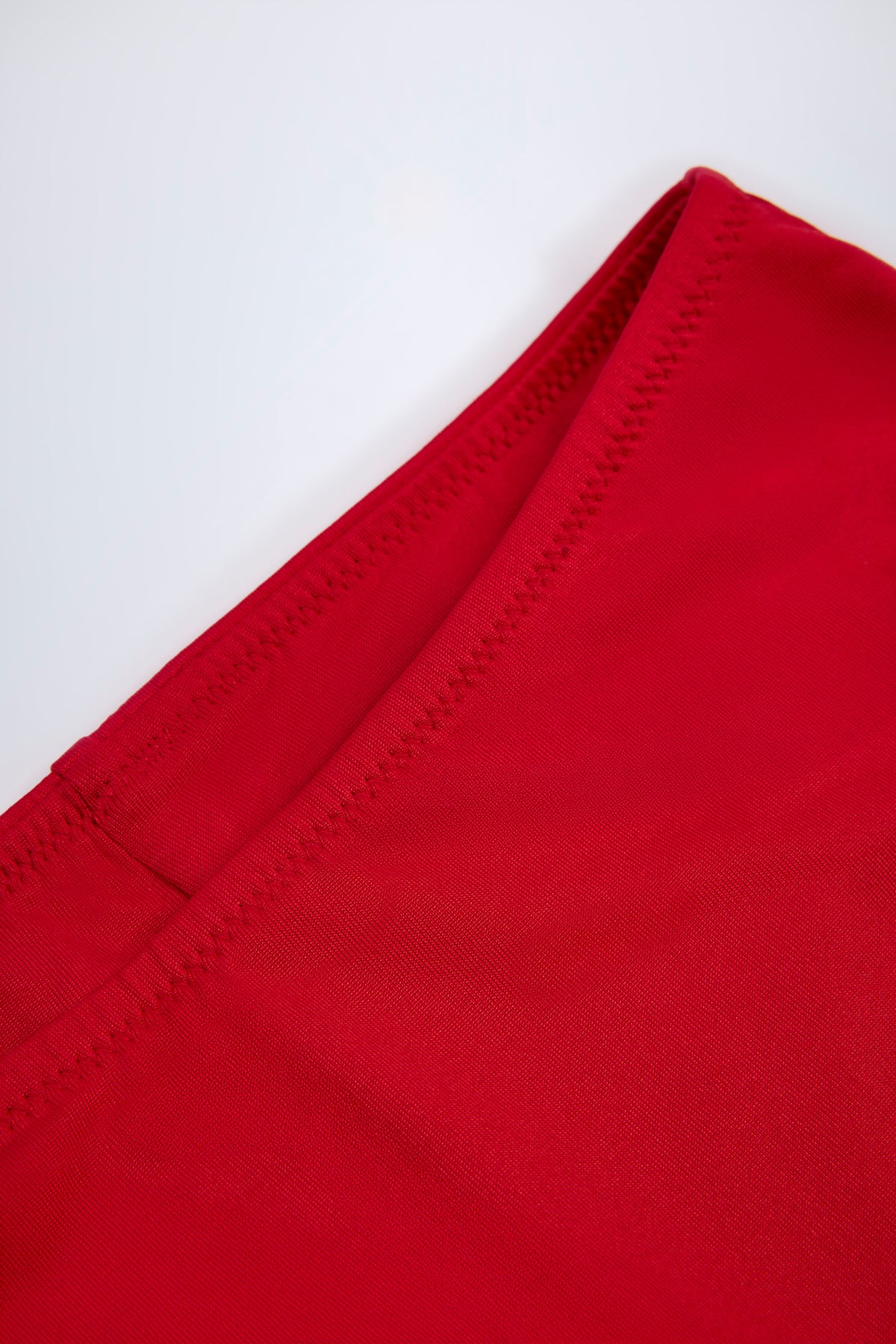 ⁣⁢Slinky Jersey Low-Rise Hotpants in Feuerrot⁤⁣