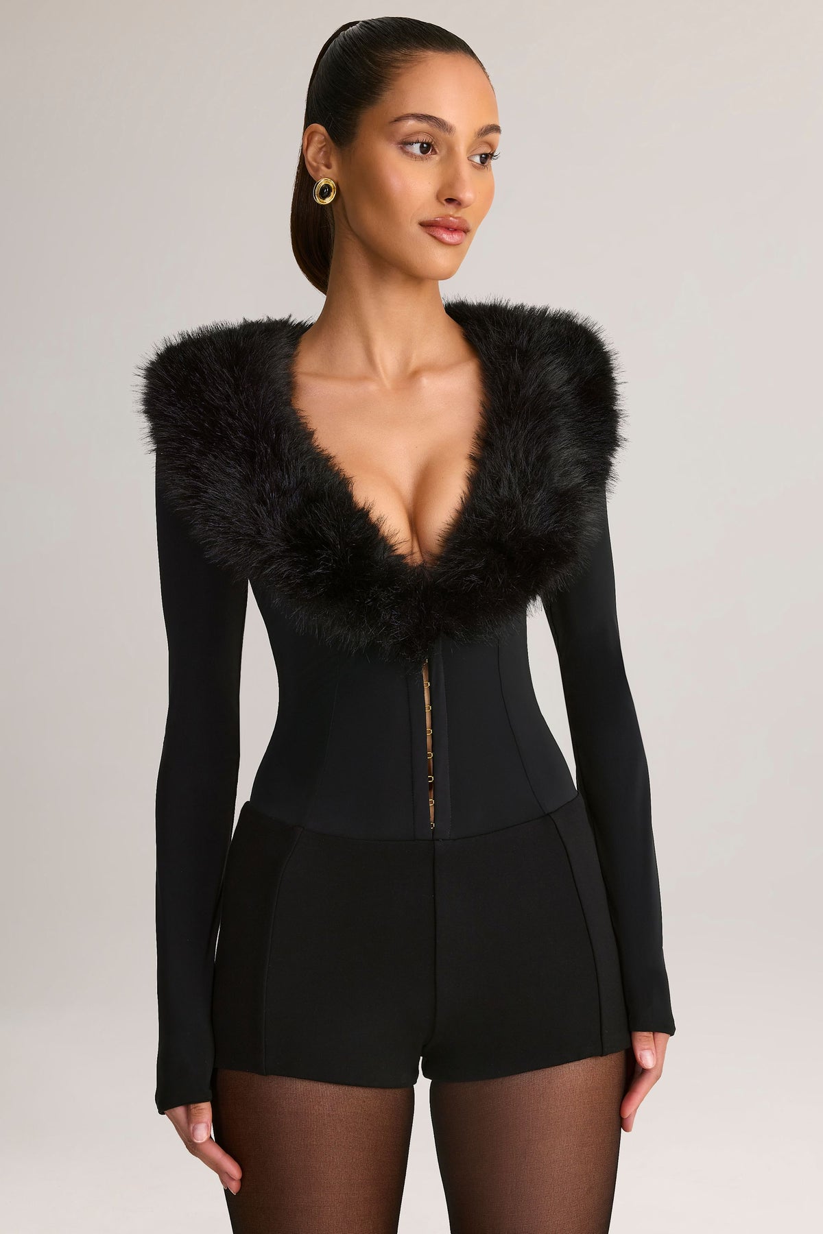 ⁣⁢Jumpsuit mit Korsett-Detail und Kunstpelzbesatz in Schwarz⁤⁣