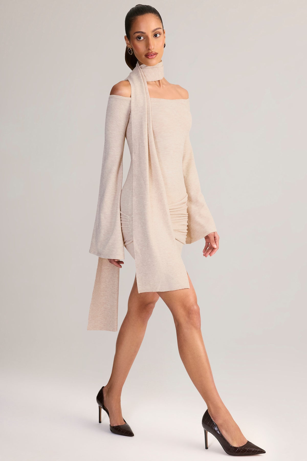 ⁣⁢Strick-Schal-Detail, schulterfreies Minikleid in Creme⁤⁣