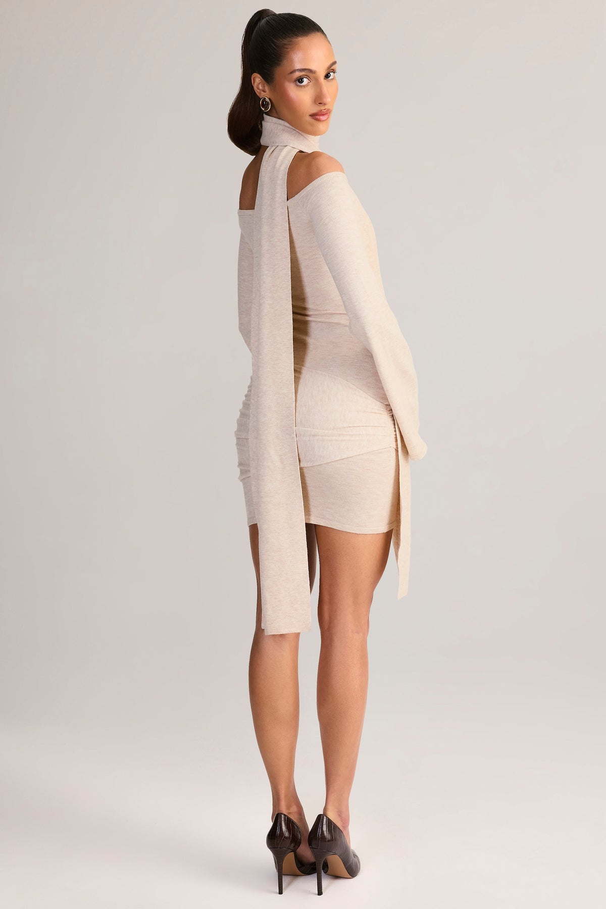 ⁣⁢Strick-Schal-Detail, schulterfreies Minikleid in Creme⁤⁣