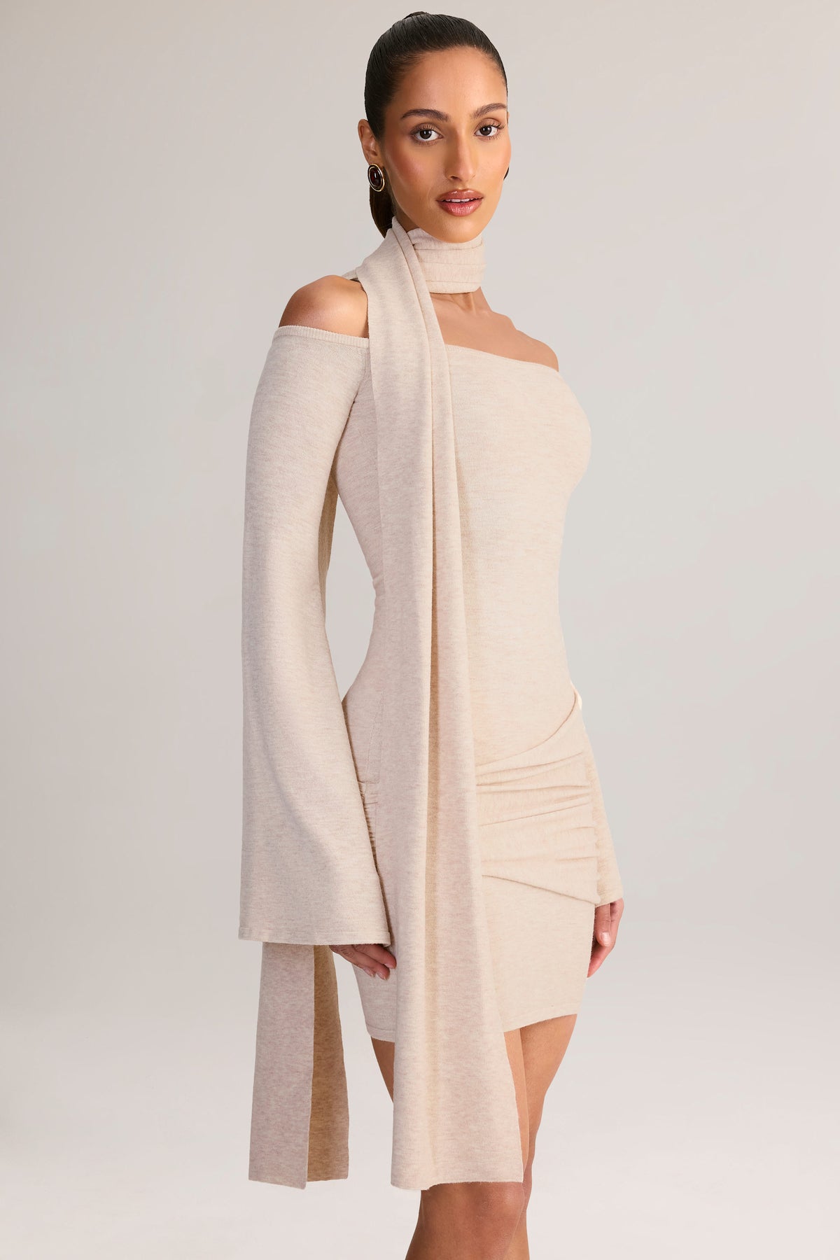 ⁣⁢Strick-Schal-Detail, schulterfreies Minikleid in Creme⁤⁣