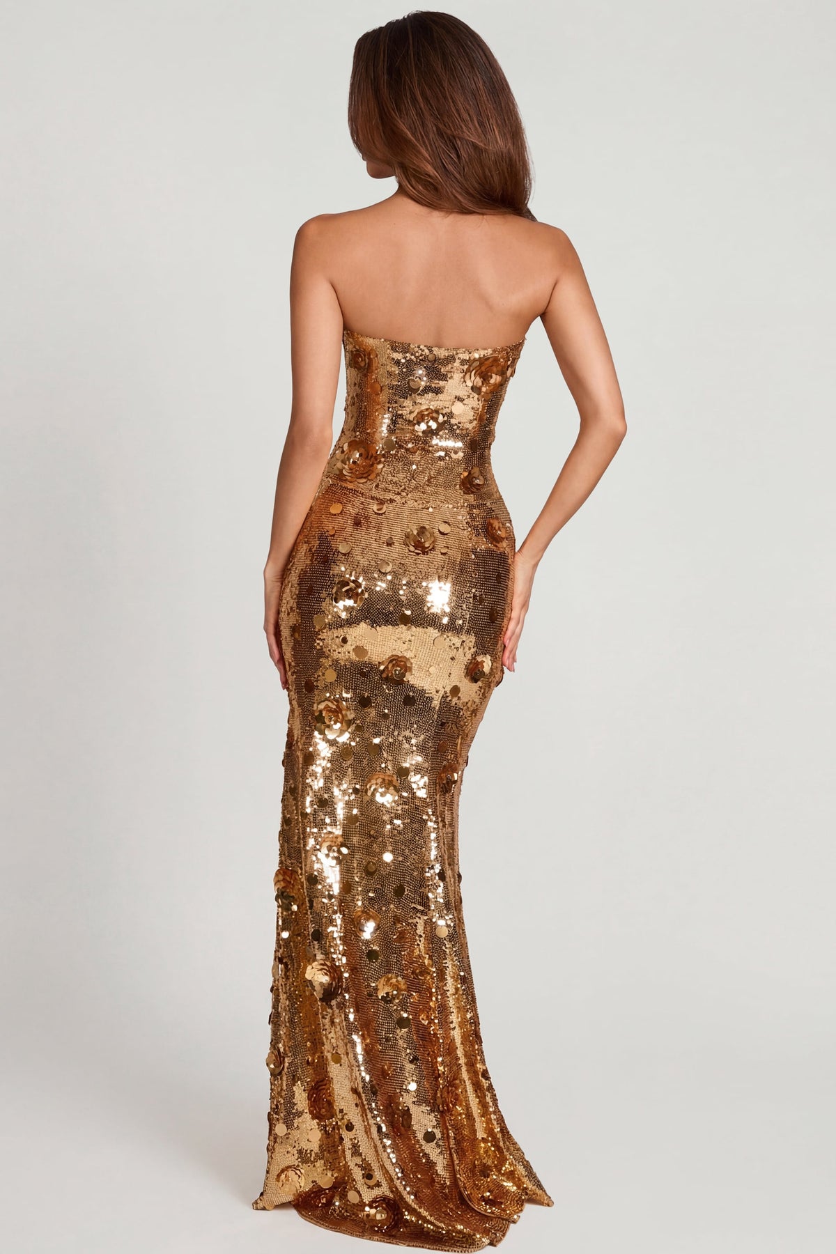 ⁣⁢3D Verziertes Bandeau Maxikleid in Gold⁤⁣