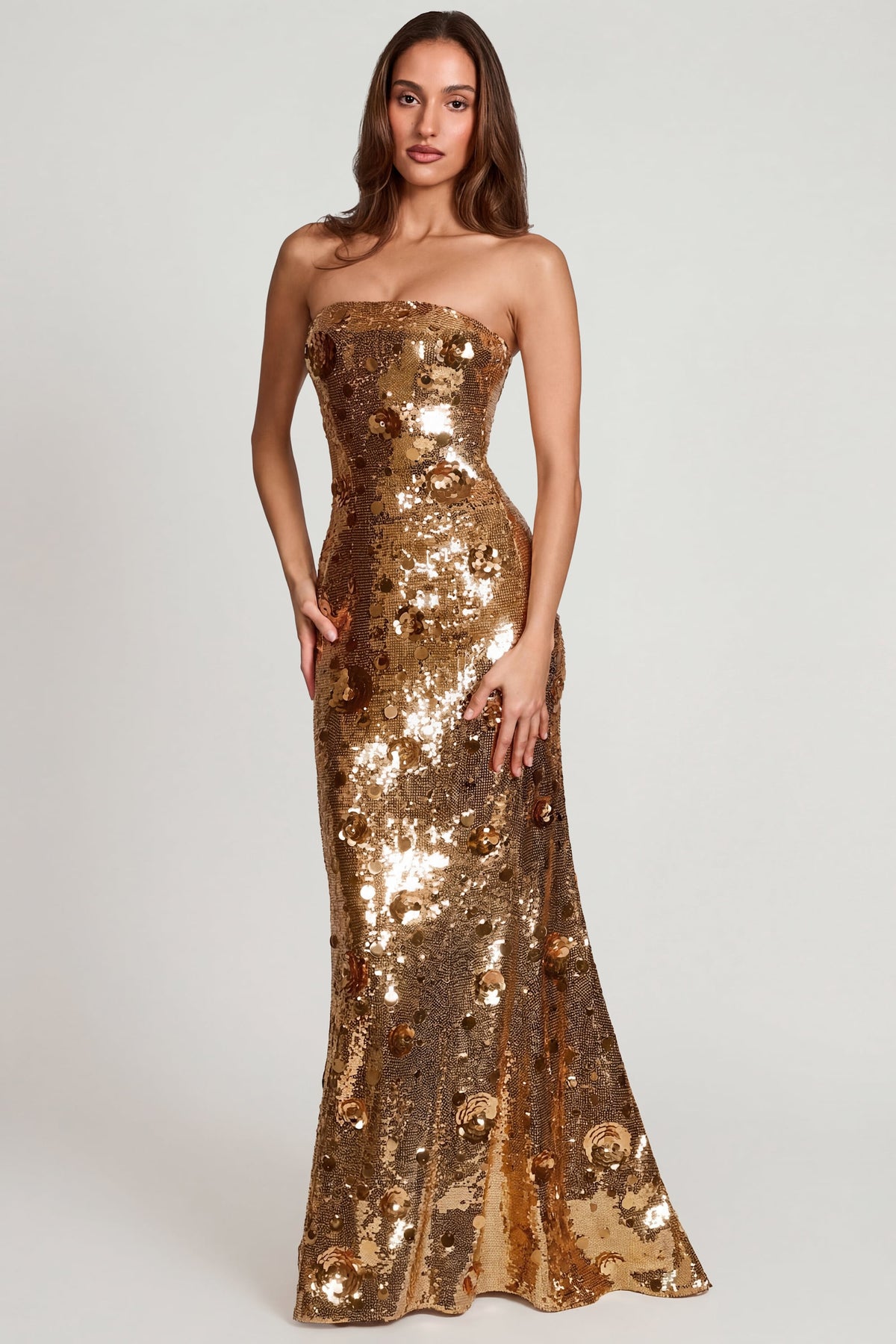 ⁣⁢3D Verziertes Bandeau Maxikleid in Gold⁤⁣