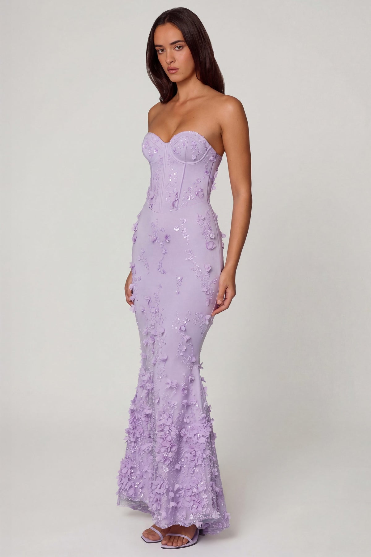 ⁣⁢Korsett-Maxikleid mit Schnürung in Flieder⁤⁣