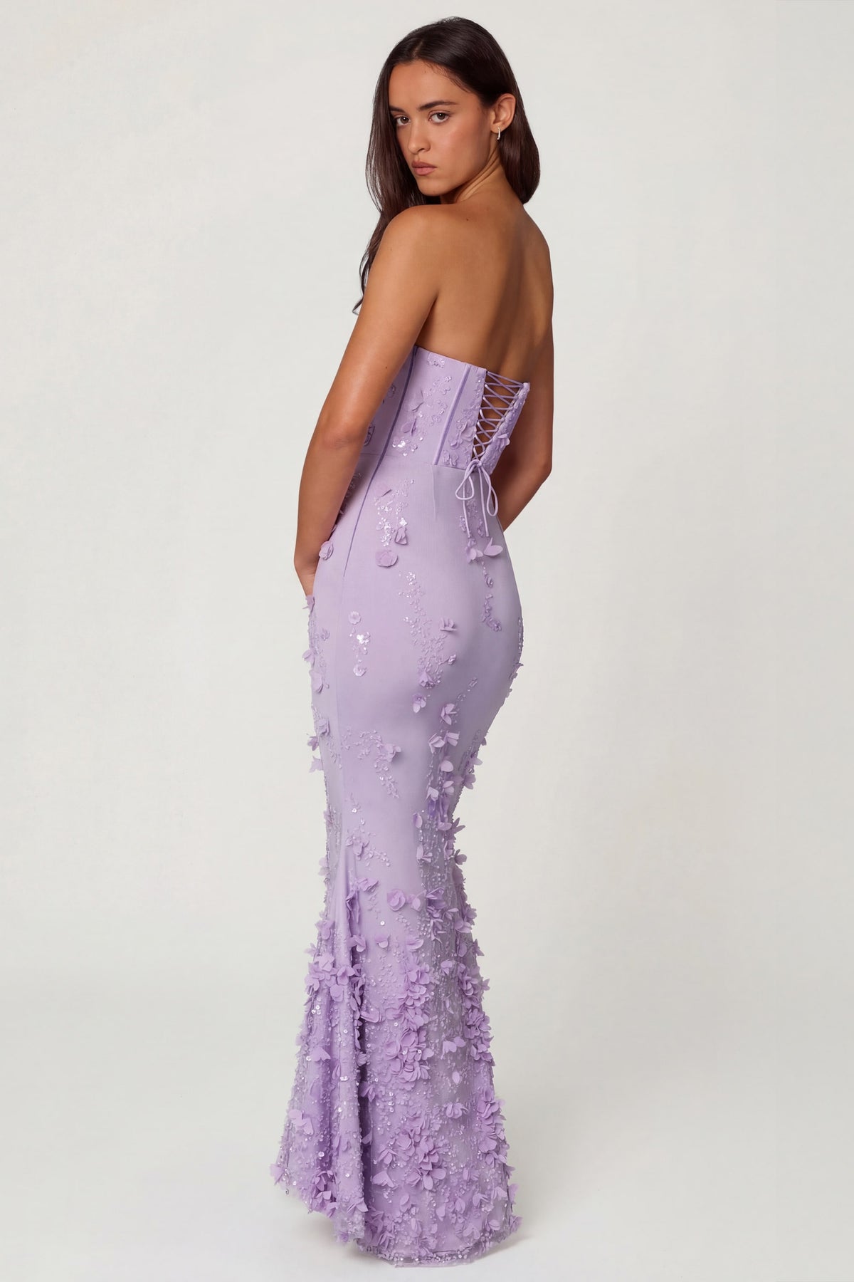 ⁣⁢Korsett-Maxikleid mit Schnürung in Flieder⁤⁣