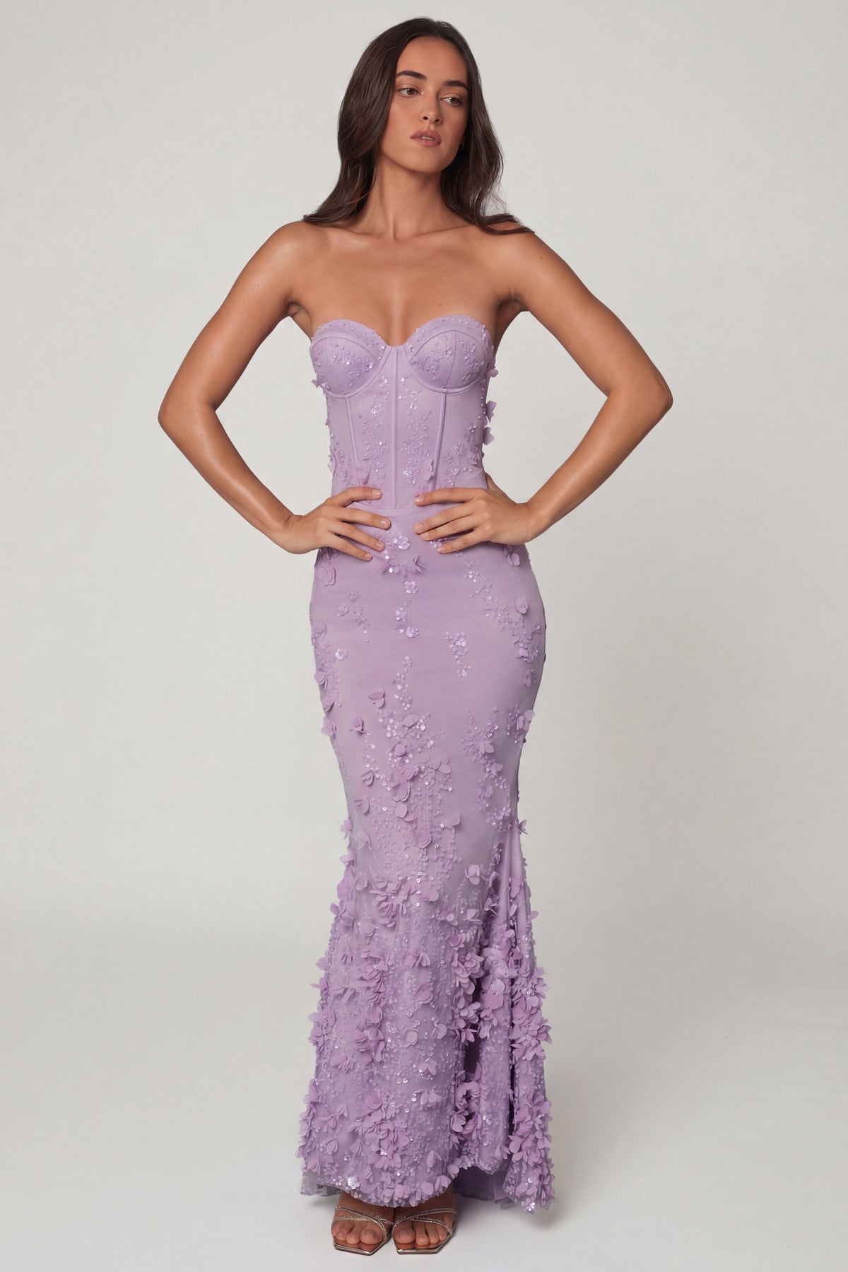 ⁣⁢Korsett-Maxikleid mit Schnürung in Flieder⁤⁣