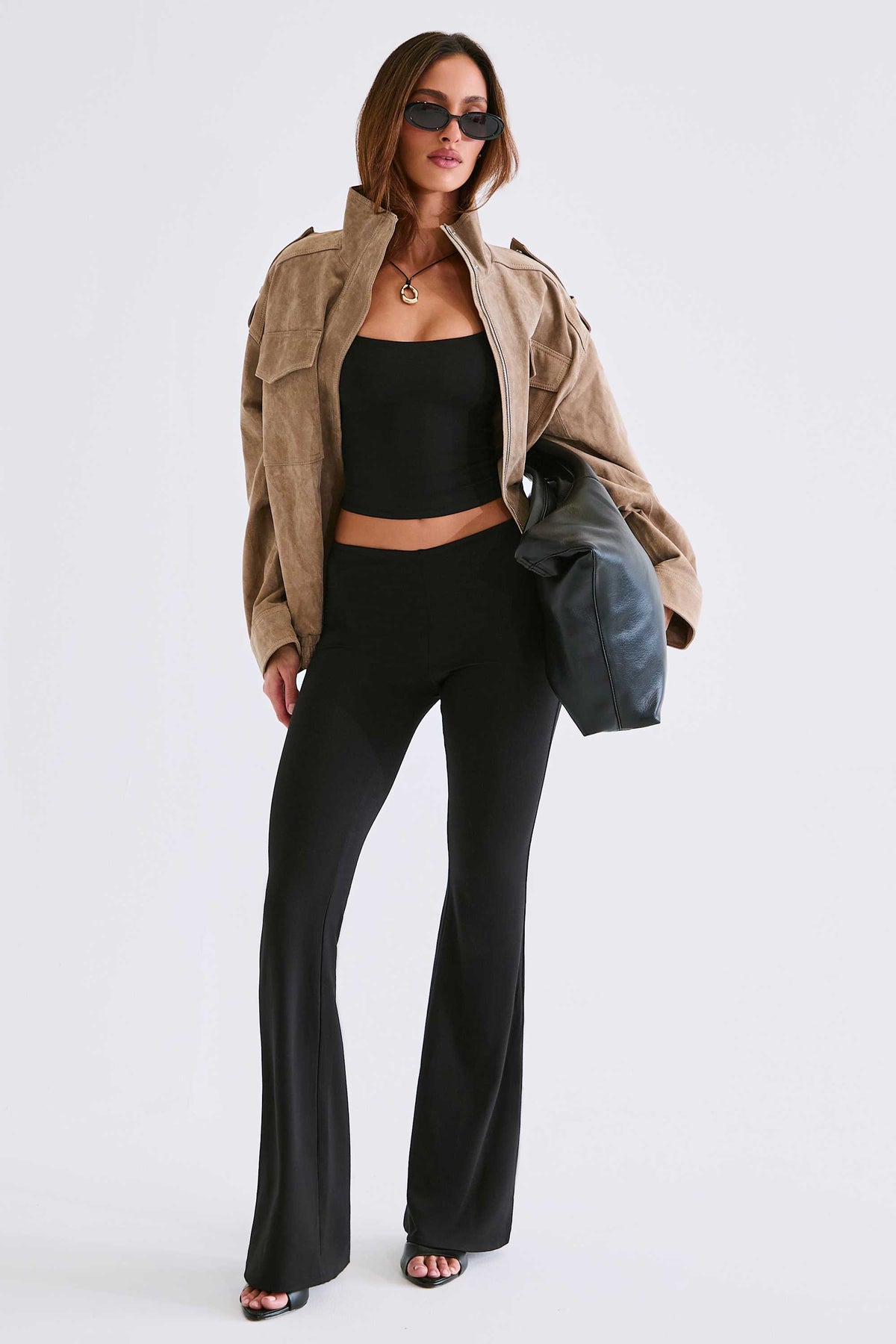 ⁣⁢Mid-Waist-Modal-Schlaghose in Schwarz⁤⁣