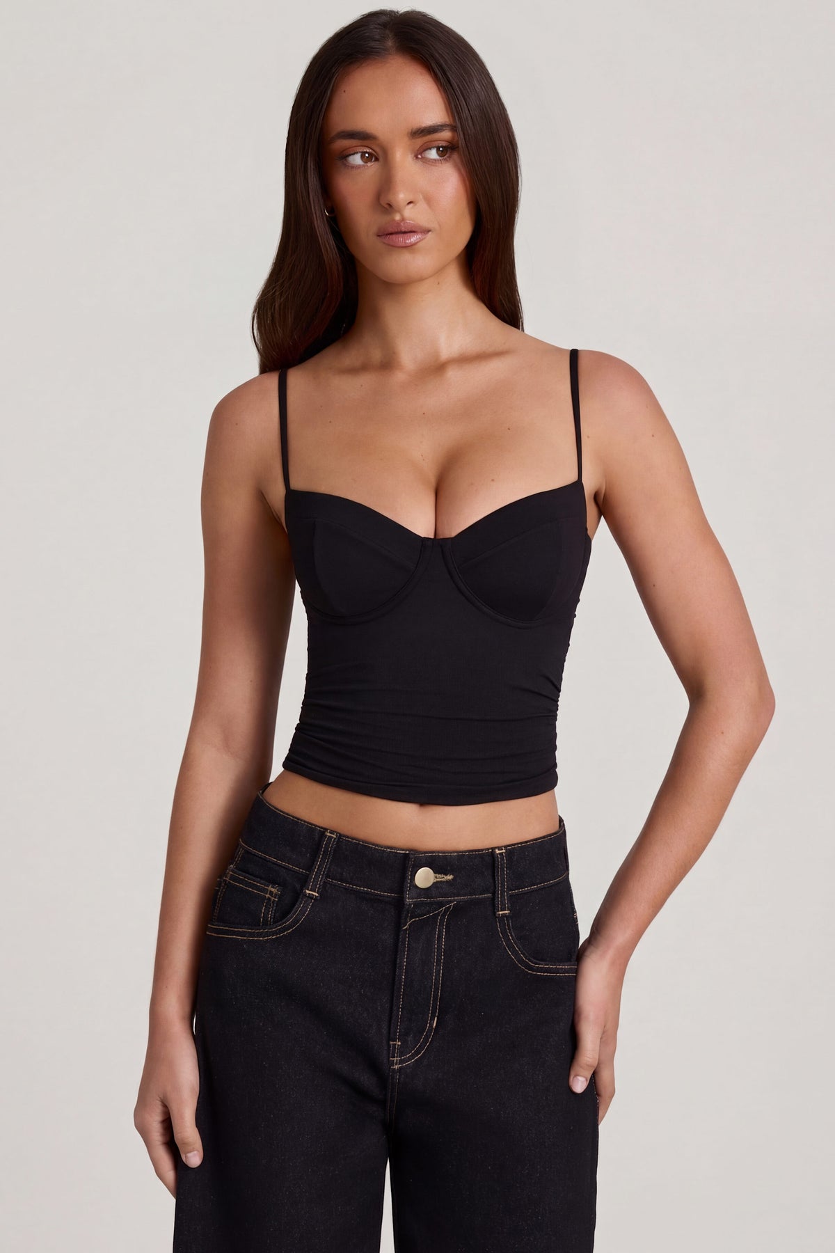⁣⁢Gerafftes Modal-Camisole-Top mit Bügel in Schwarz⁤⁣