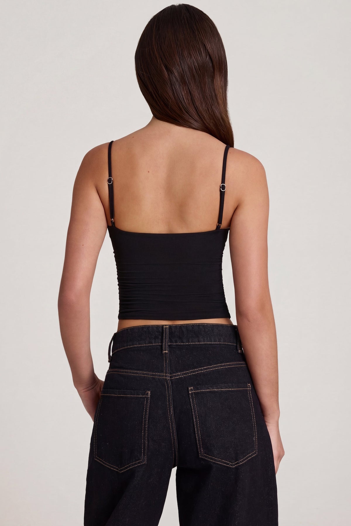 ⁣⁢Modal Unterwächeltes Camisole-Oberteil mit Raffung in Schwarz⁤⁣ - 2