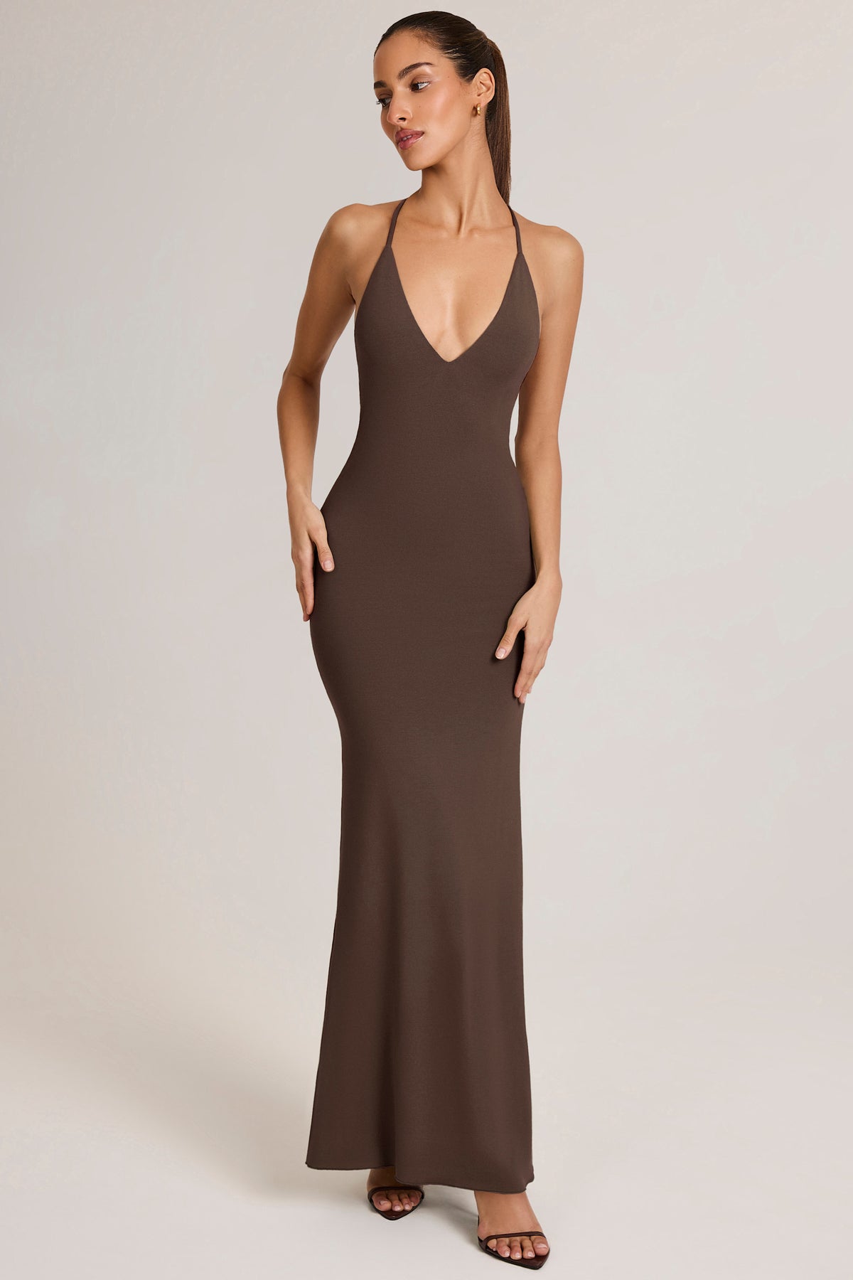 ⁣⁢Modal-Maxikleid mit tiefem Rückenausschnitt in Chocolate Brown⁤⁣
