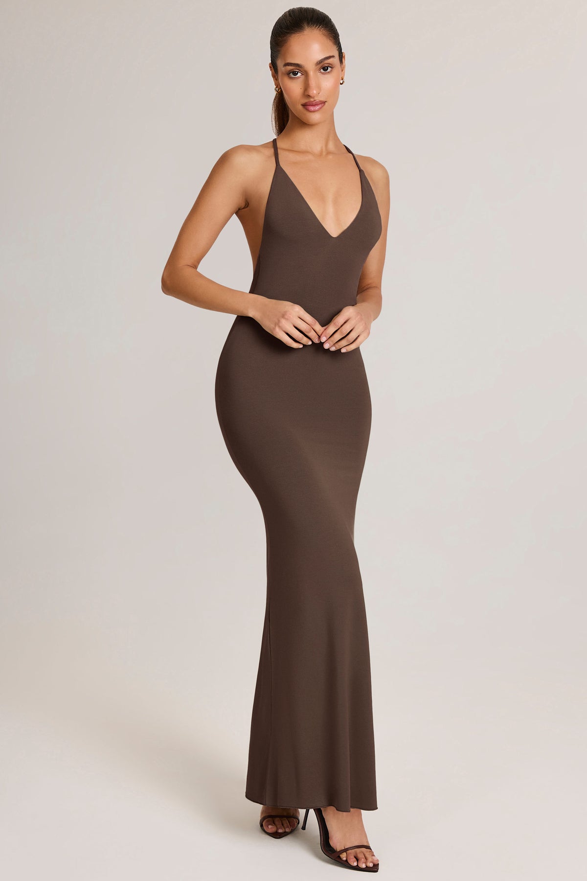 ⁣⁢Modal-Maxikleid mit tiefem Rückenausschnitt in Chocolate Brown⁤⁣