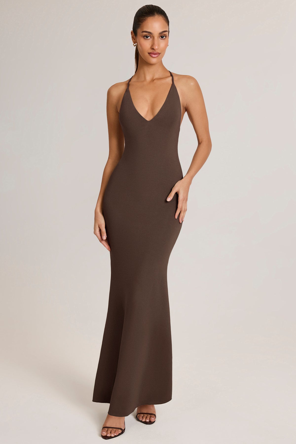 ⁣⁢Modal-Maxikleid mit tiefem Rückenausschnitt in Chocolate Brown⁤⁣