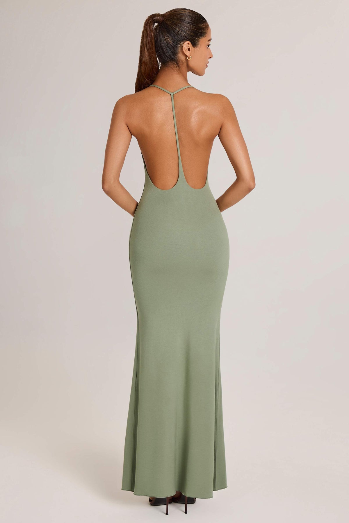 ⁣⁢Rückenfreies Modal-Maxikleid mit tiefem Ausschnitt in Salbeigrün⁤⁣