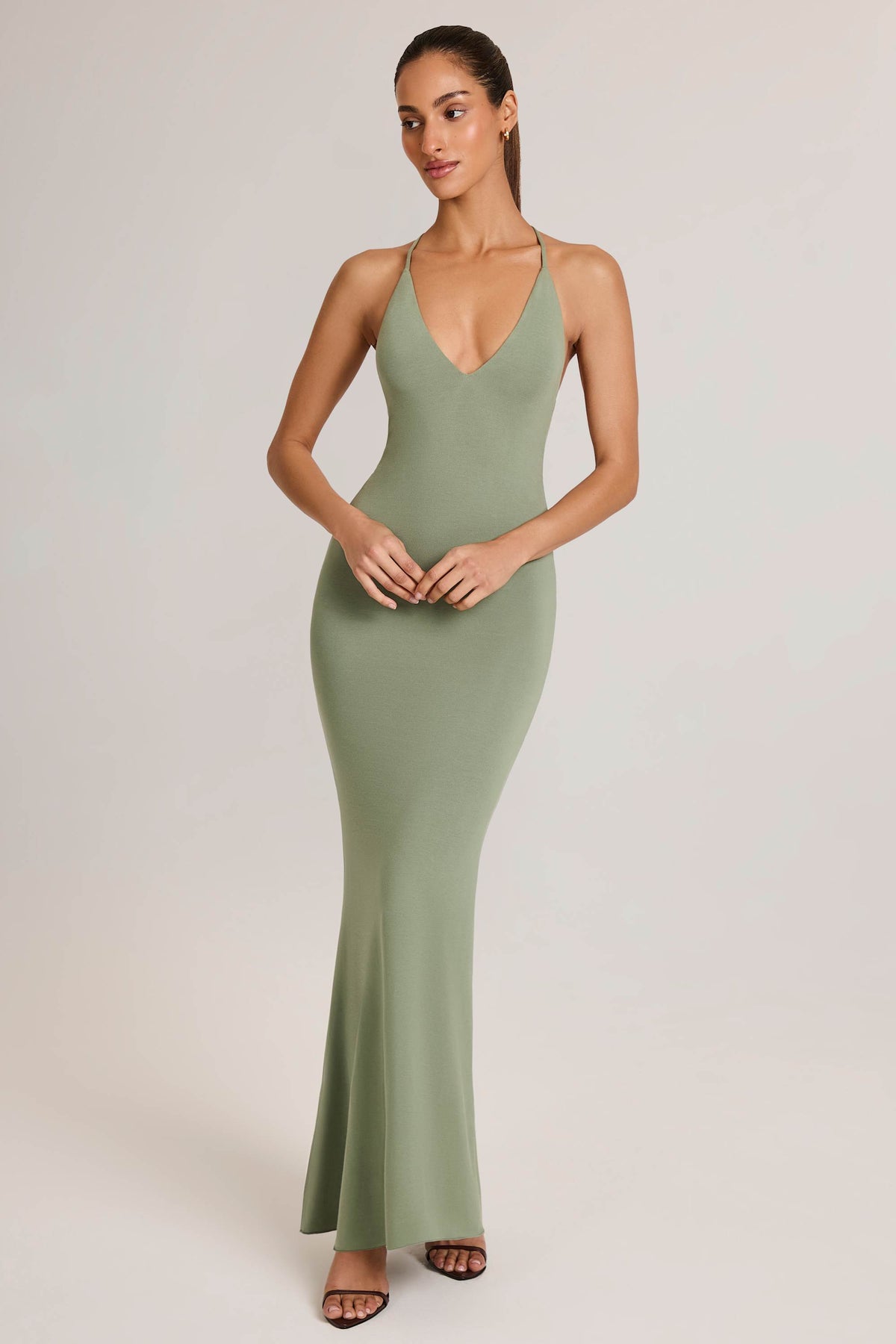 ⁣⁢Rückenfreies Modal-Maxikleid mit tiefem Ausschnitt in Salbeigrün⁤⁣