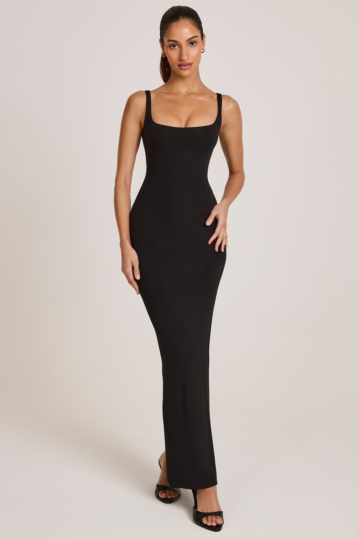 ⁣⁢Modal-Maxikleid mit Karree-Ausschnitt in Schwarz⁤⁣