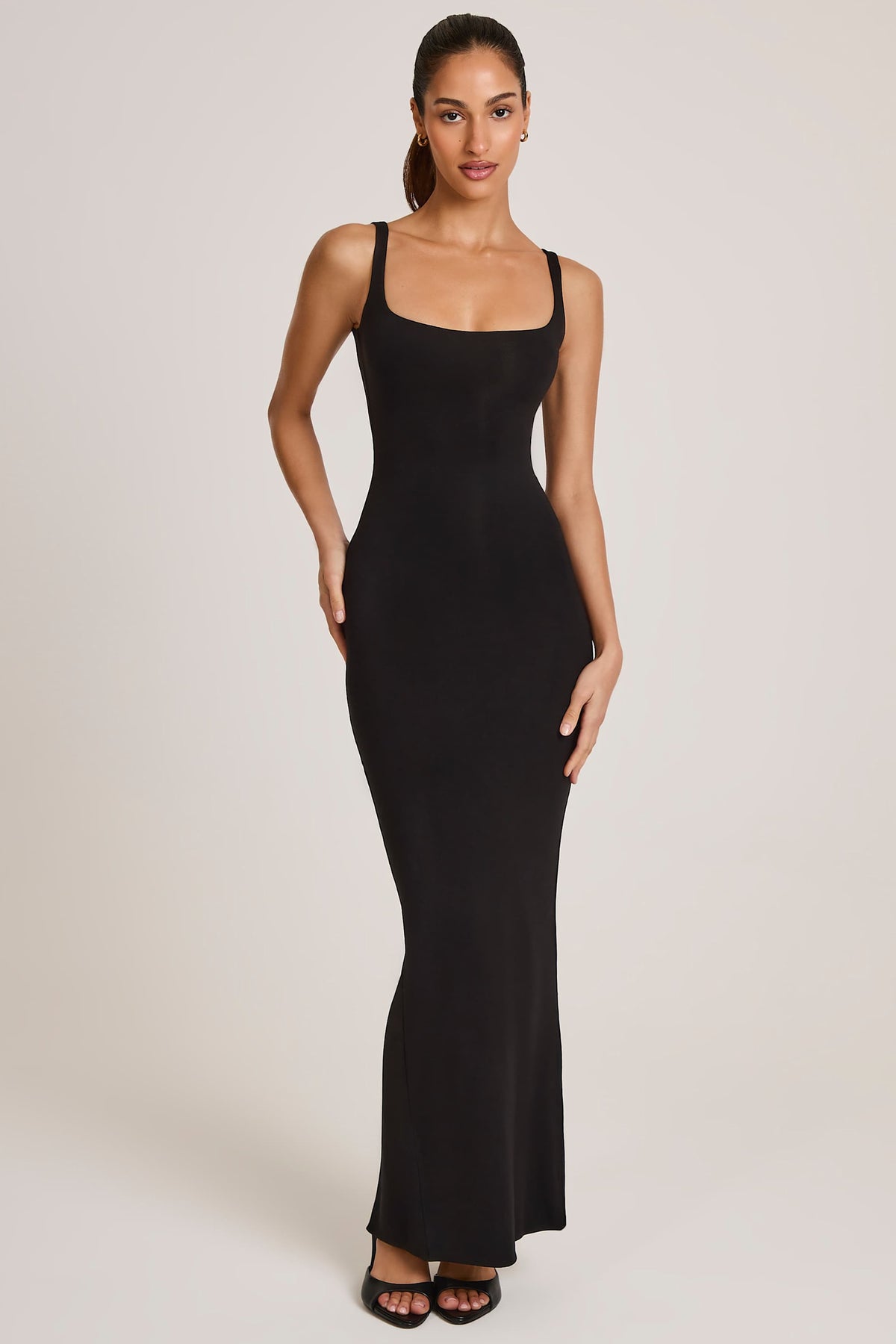 ⁣⁢Modal-Maxikleid mit Karree-Ausschnitt in Schwarz⁤⁣
