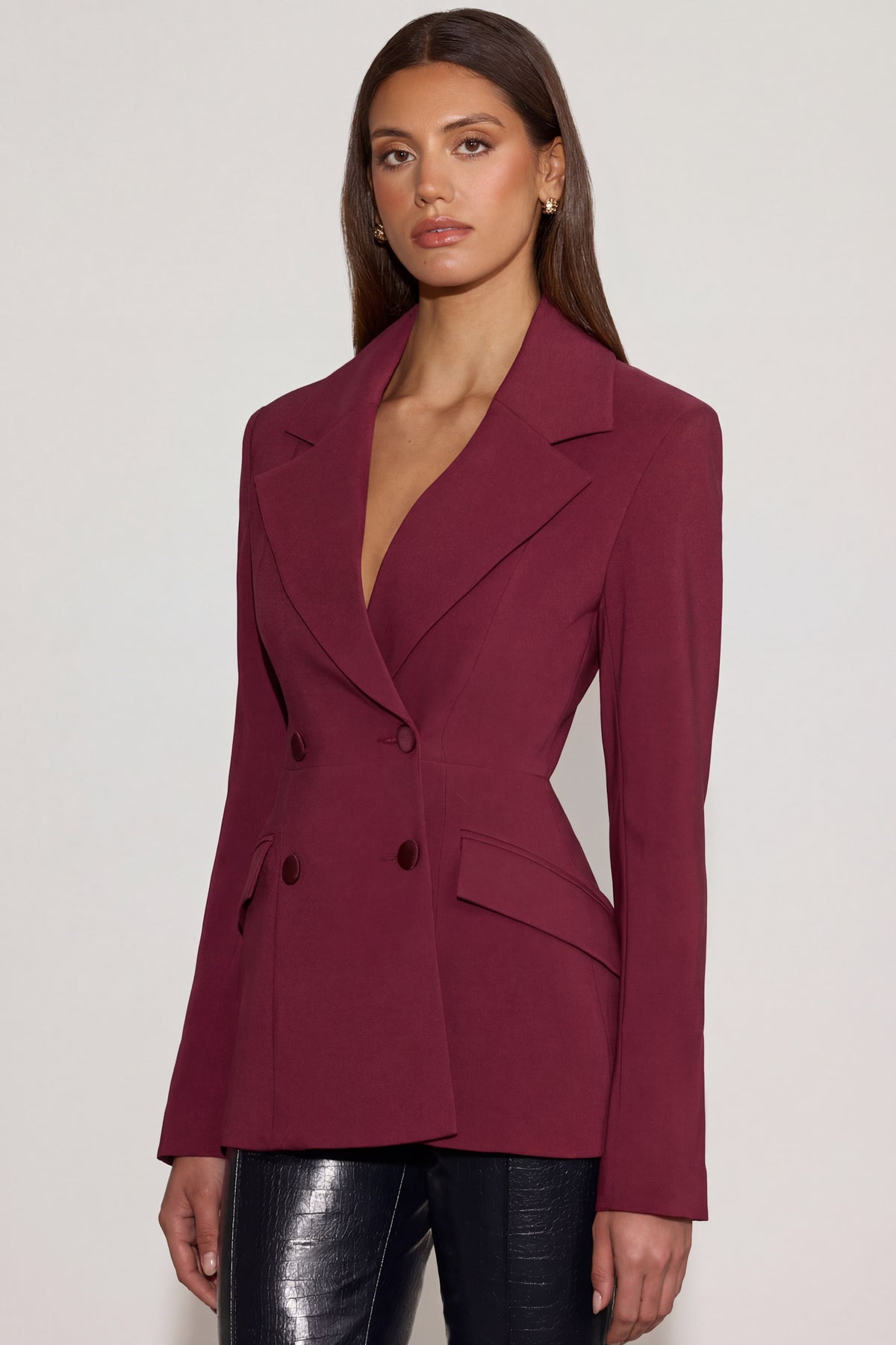 ⁣⁢Strukturierter zweireihiger Blazer in Bordeaux⁤⁣