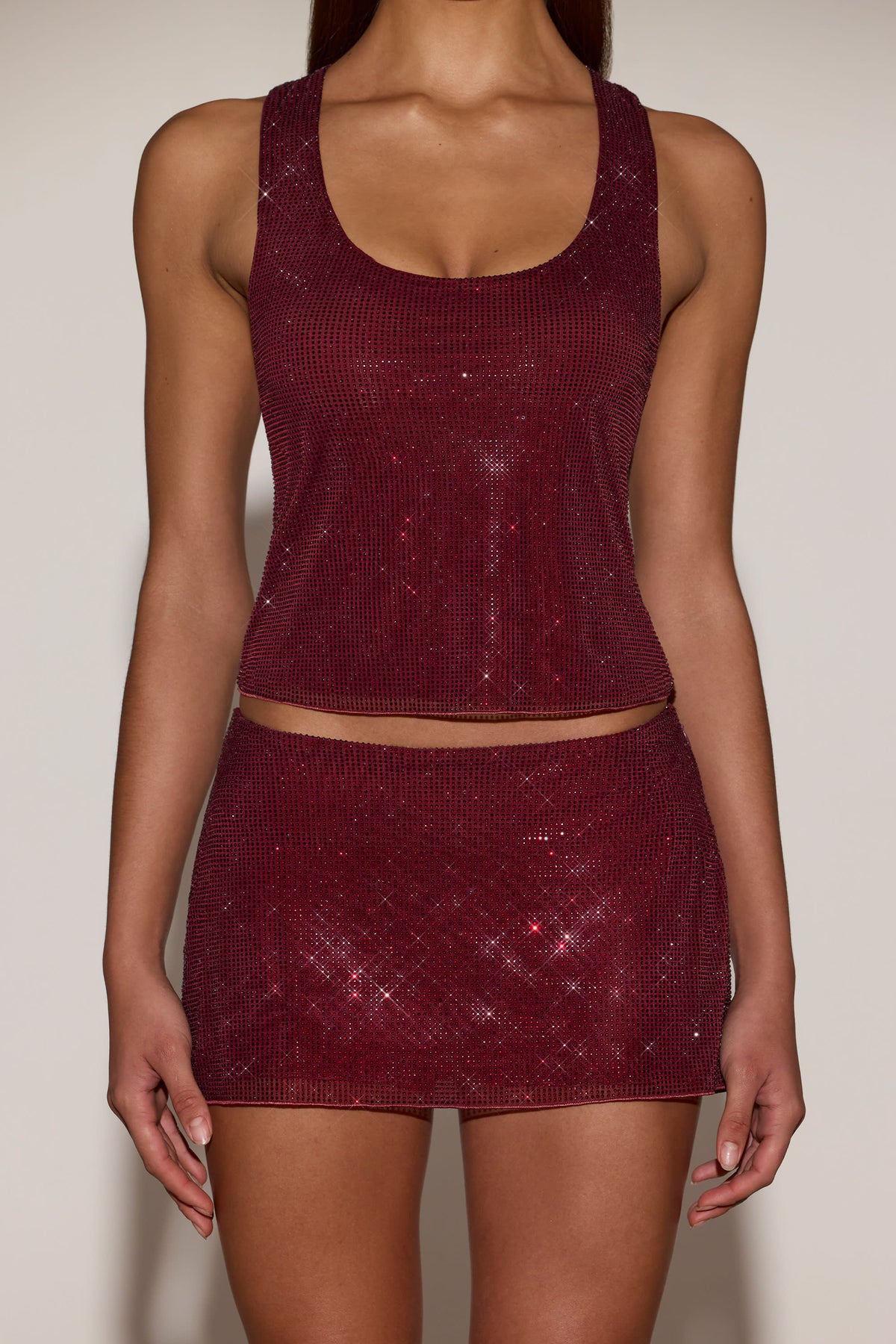 ⁣⁢Verziertes Jersey-Scoop-Neck-Racerback-Top in Burgunderrot⁤⁣