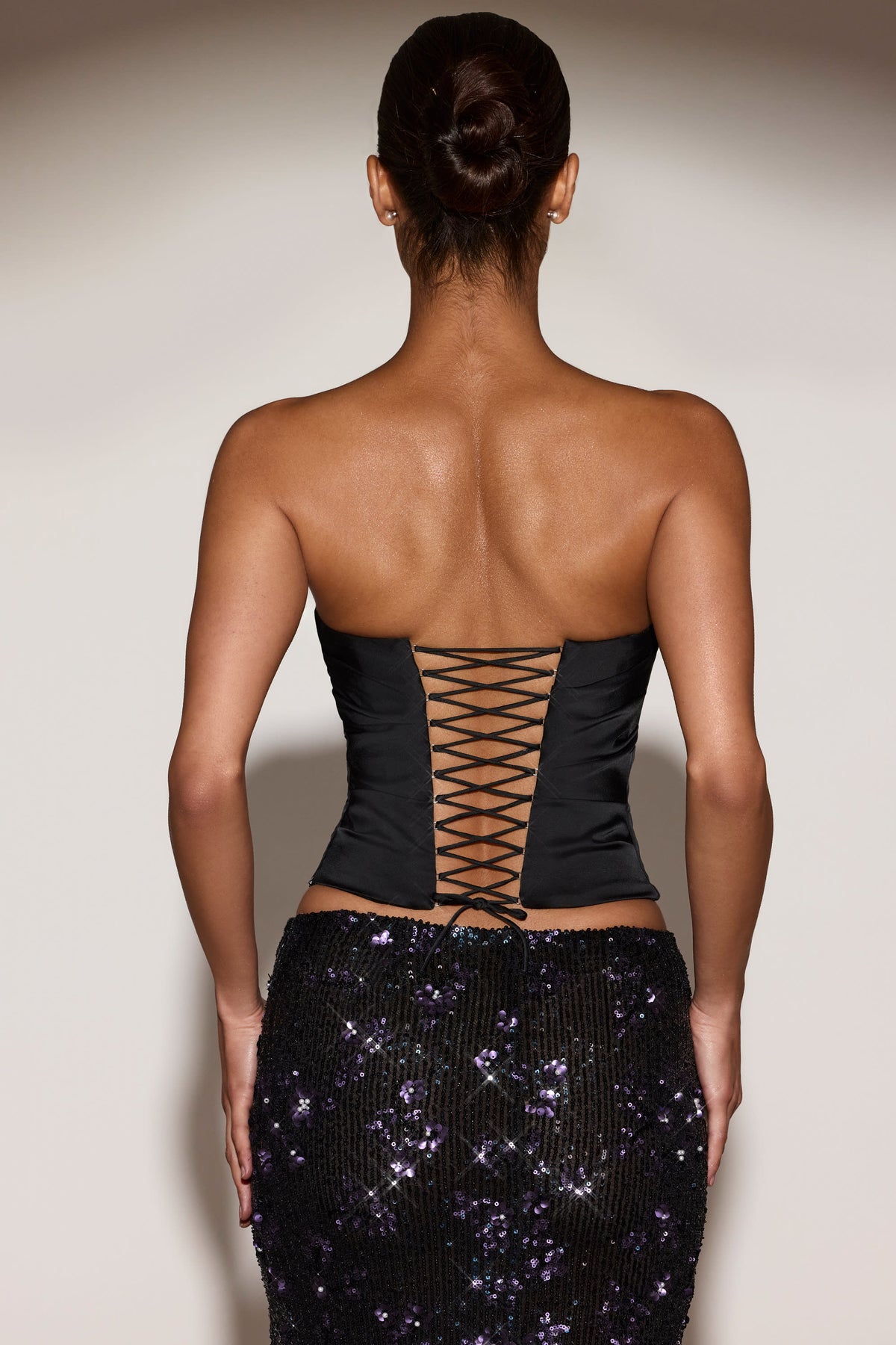 ⁣⁢Satin-Korsett-Top mit Schnürung und Drapierung in Schwarz Lila⁤⁣