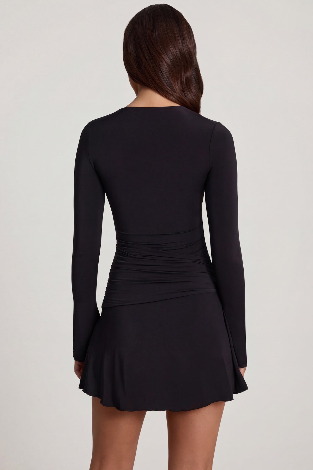 ⁣⁢Ausgestelltes Minikleid aus weichem Jersey mit tiefem Rundhalsausschnitt in Schwarz⁤⁣